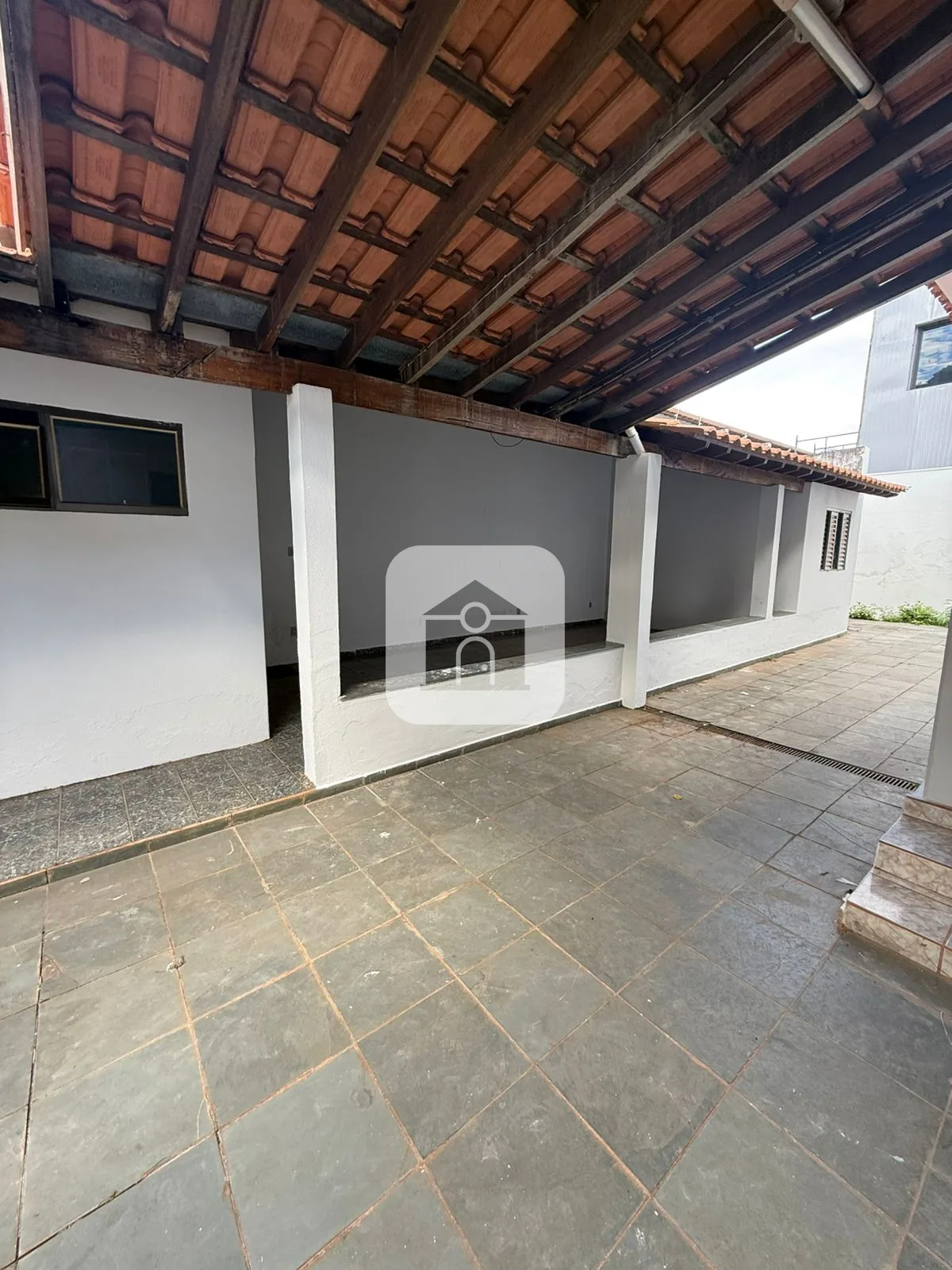 Alugar Casa / Padr&atilde;o em Araguari R$ 4.500,00 - Foto 19