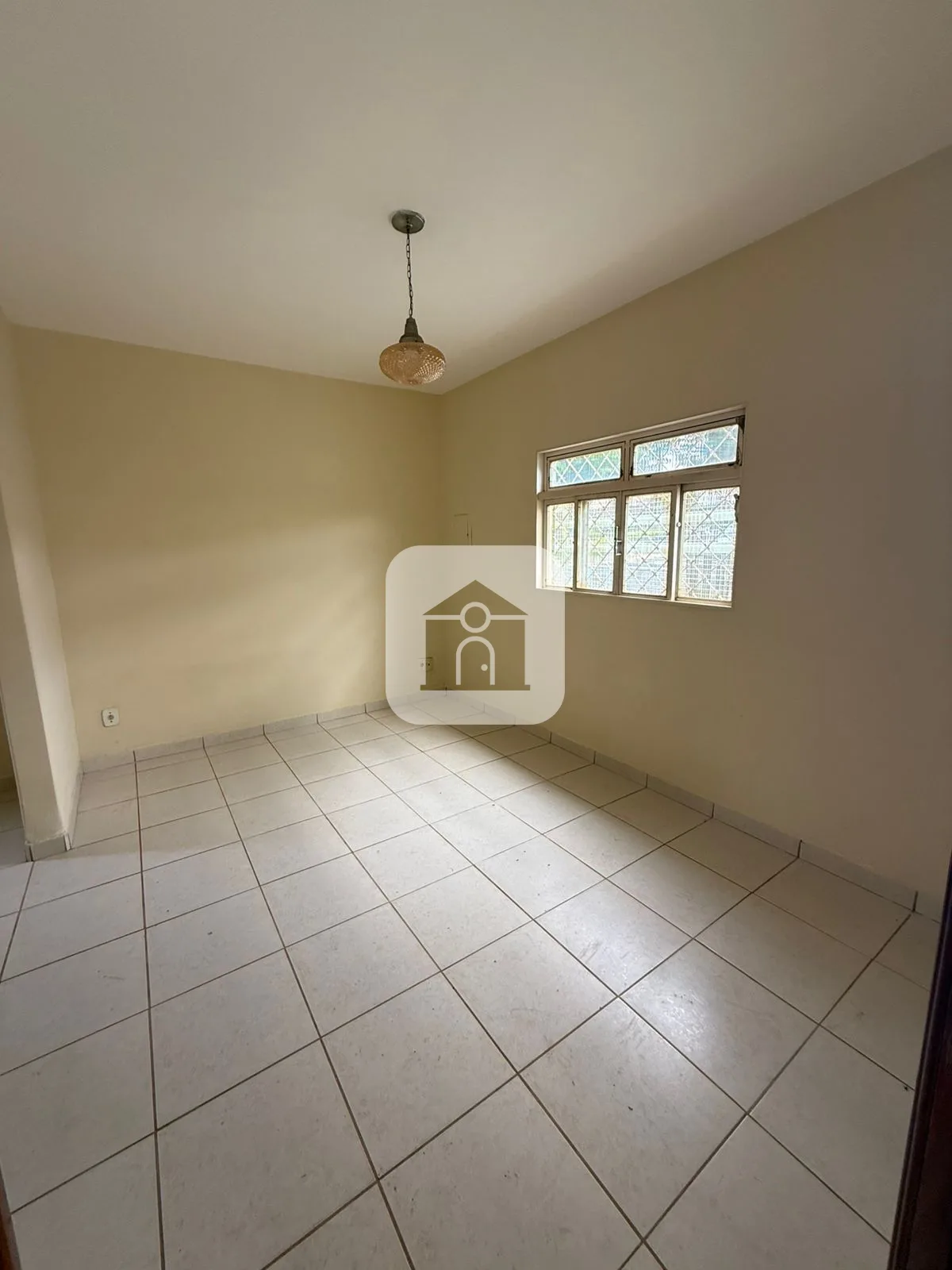 Alugar Casa / Padr&atilde;o em Araguari R$ 3.000,00 - Foto 1