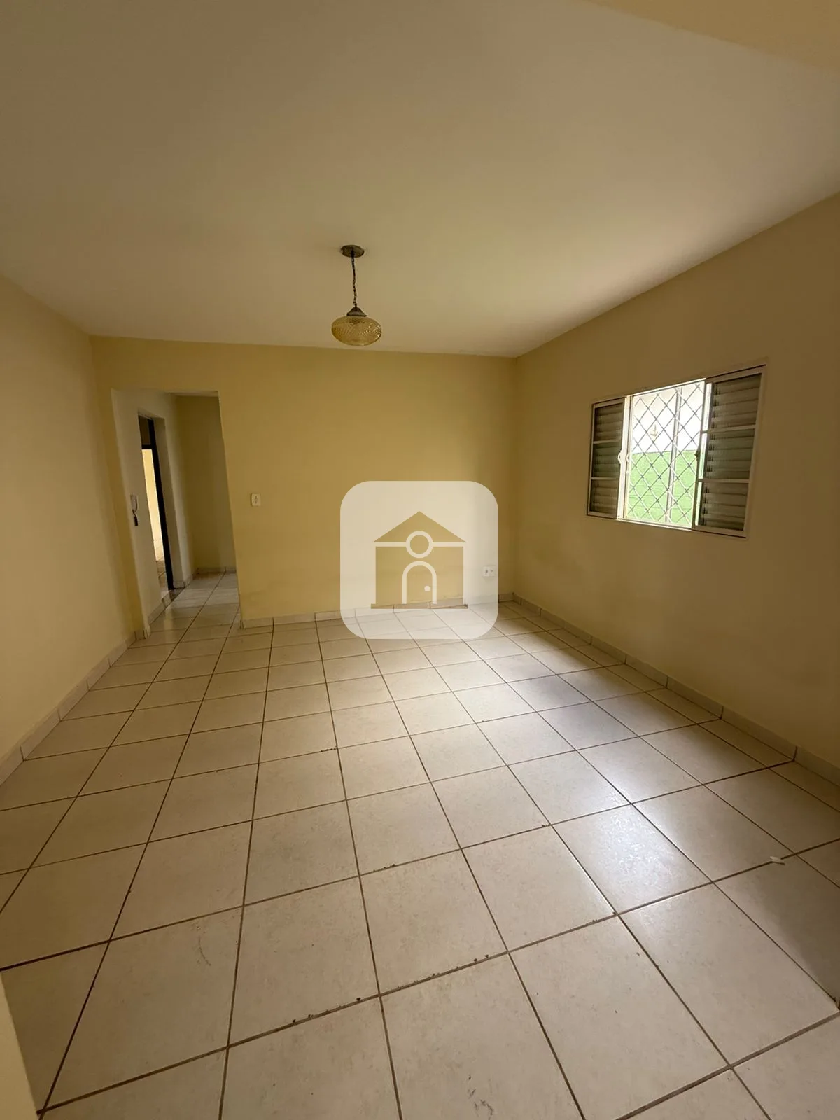 Alugar Casa / Padr&atilde;o em Araguari R$ 3.000,00 - Foto 3