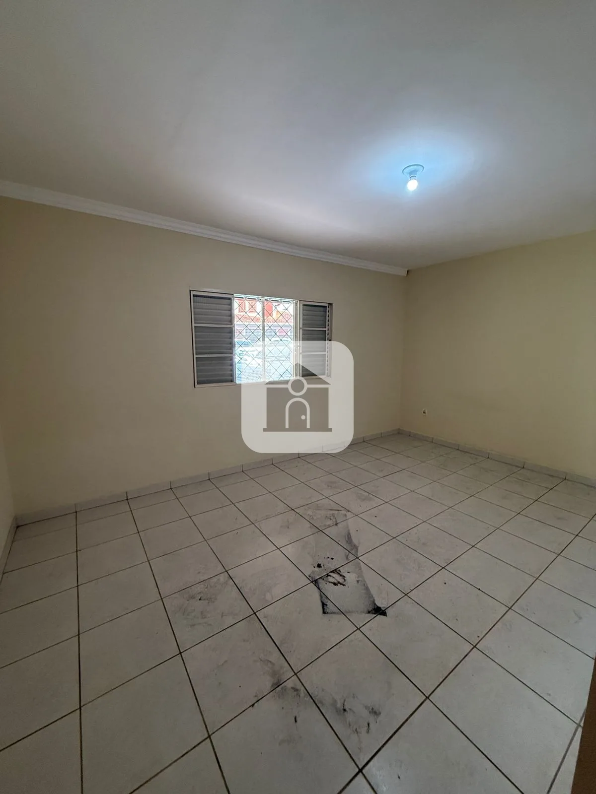 Alugar Casa / Padr&atilde;o em Araguari R$ 3.000,00 - Foto 5