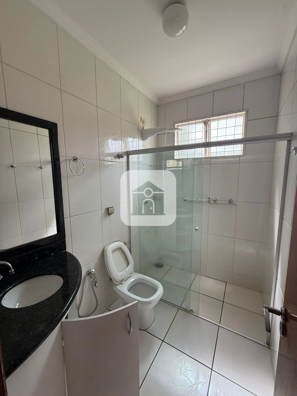 Alugar Casa / Padr&atilde;o em Araguari R$ 3.000,00 - Foto 7