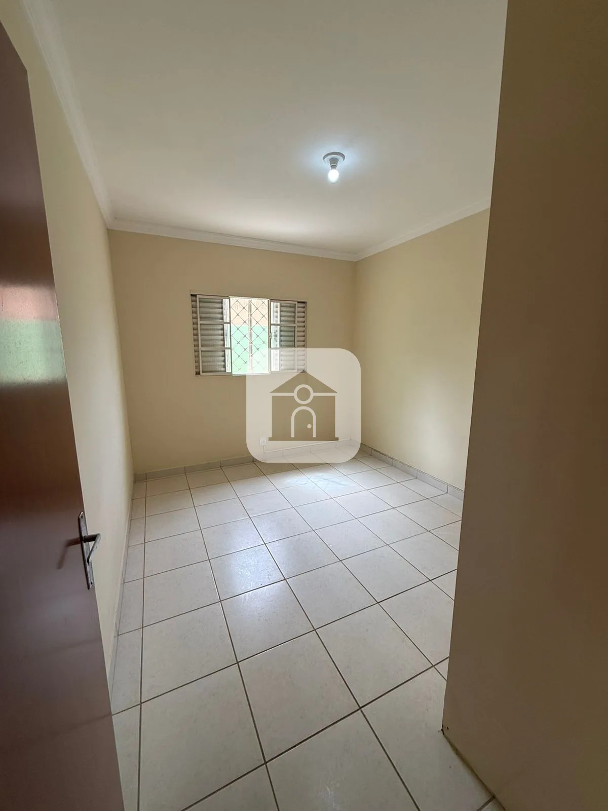 Alugar Casa / Padr&atilde;o em Araguari R$ 3.000,00 - Foto 9