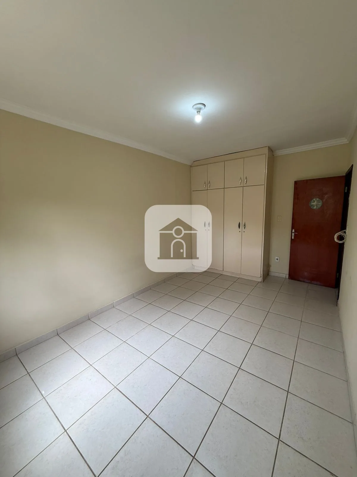 Alugar Casa / Padr&atilde;o em Araguari R$ 3.000,00 - Foto 12