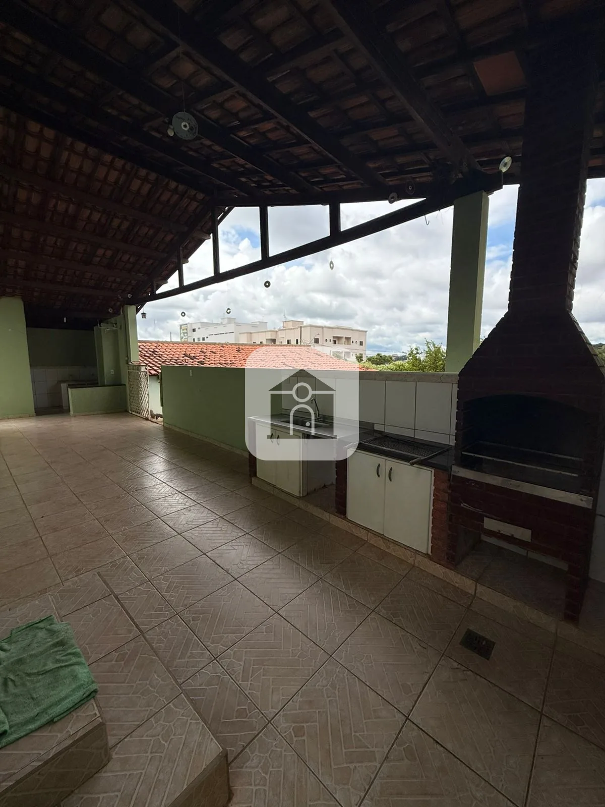Alugar Casa / Padr&atilde;o em Araguari R$ 3.000,00 - Foto 14