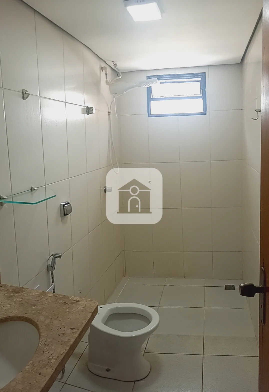 Alugar Apartamento / Sobrado em Uberl&acirc;ndia R$ 850,00 - Foto 4