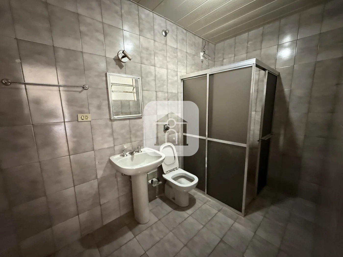 Alugar Casa / Padr&atilde;o em Uberl&acirc;ndia R$ 1.400,00 - Foto 4