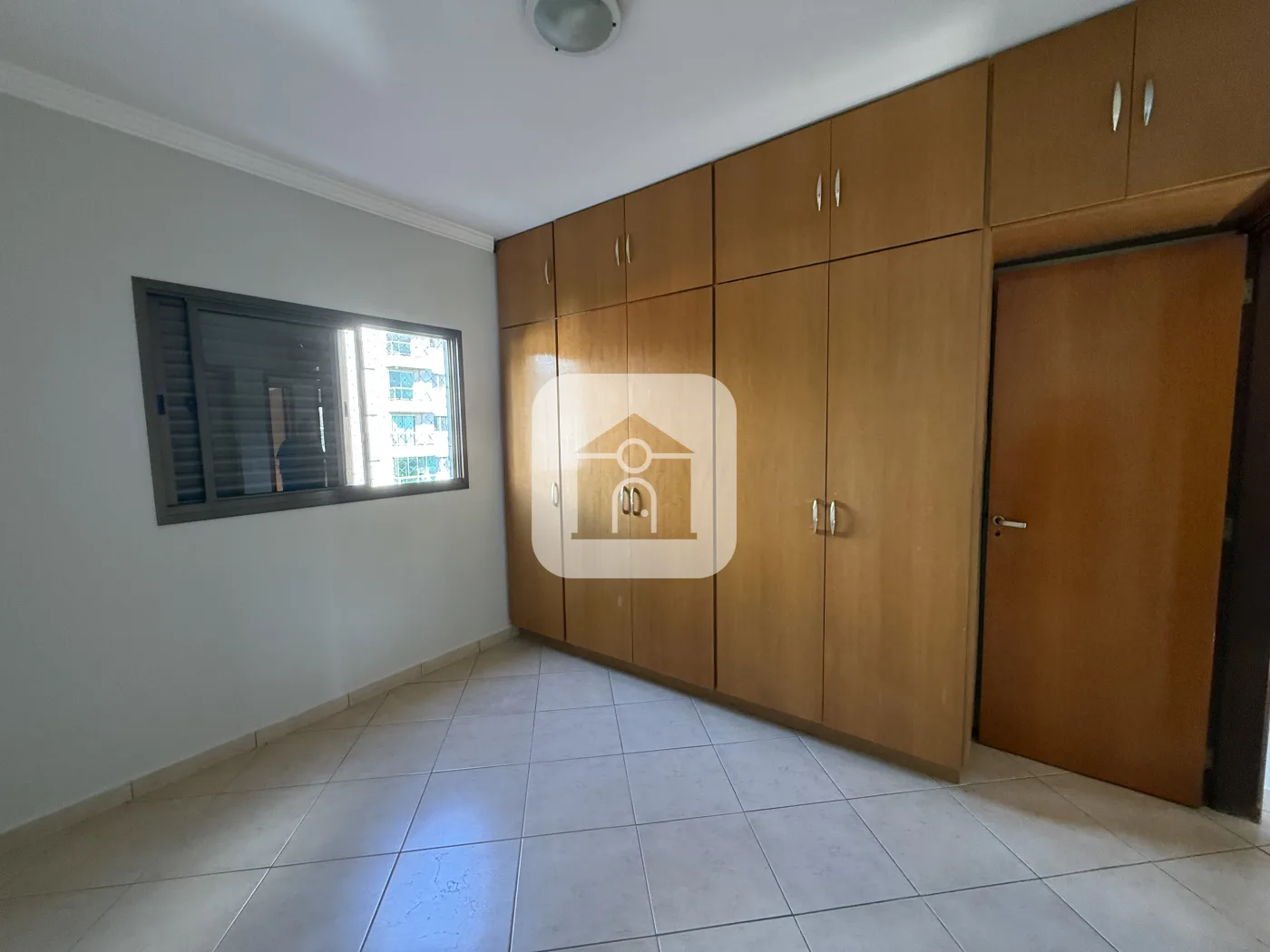 Alugar Apartamento / Padr&atilde;o em Uberl&acirc;ndia R$ 1.990,00 - Foto 3