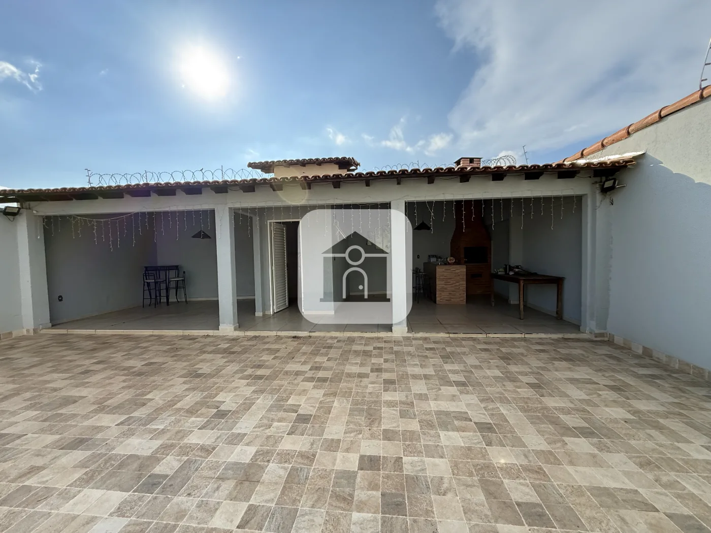 Alugar Casa / Padr&atilde;o em Uberl&acirc;ndia R$ 4.400,00 - Foto 1