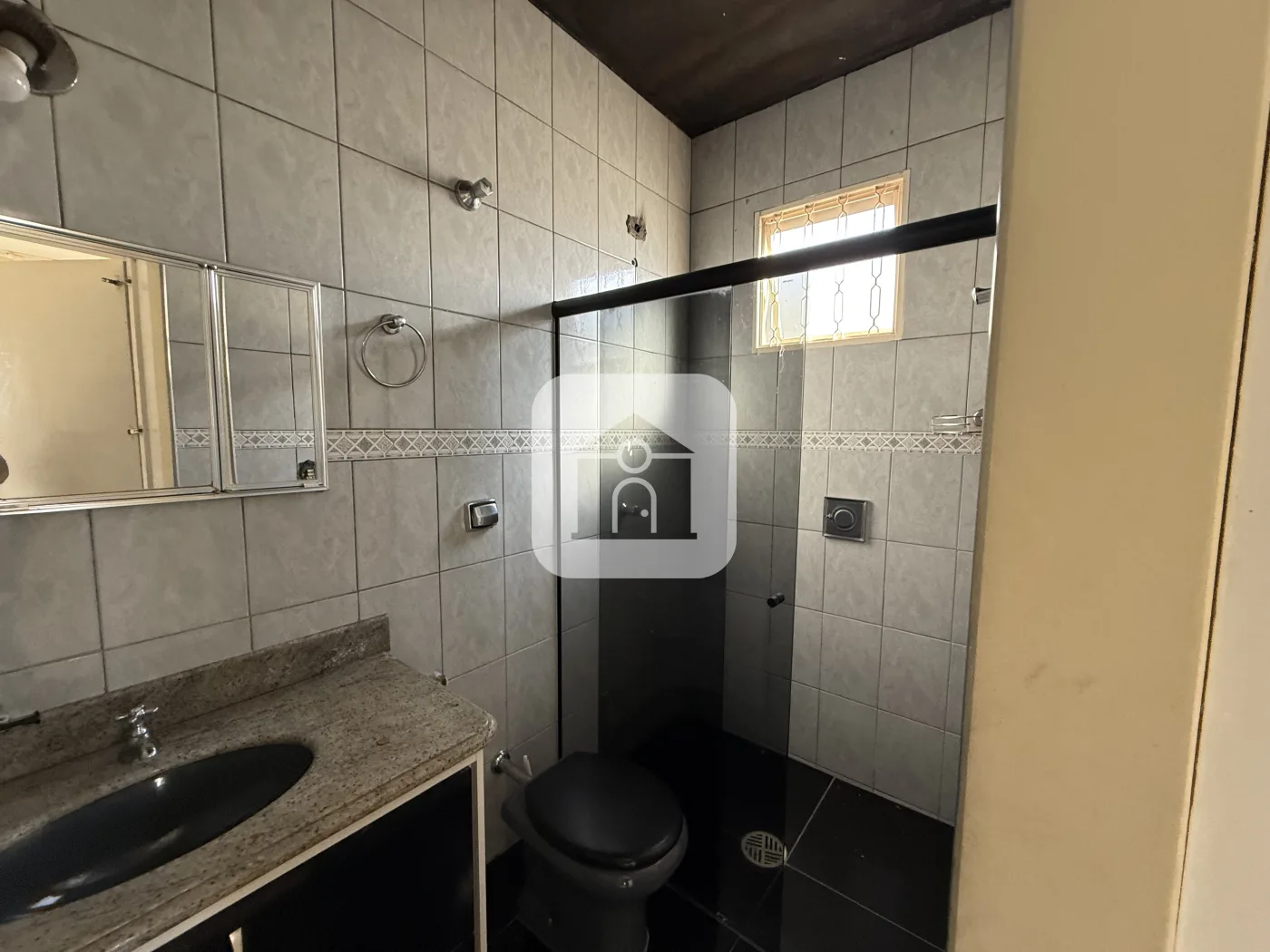 Alugar Casa / Padr&atilde;o em Uberl&acirc;ndia R$ 4.400,00 - Foto 4
