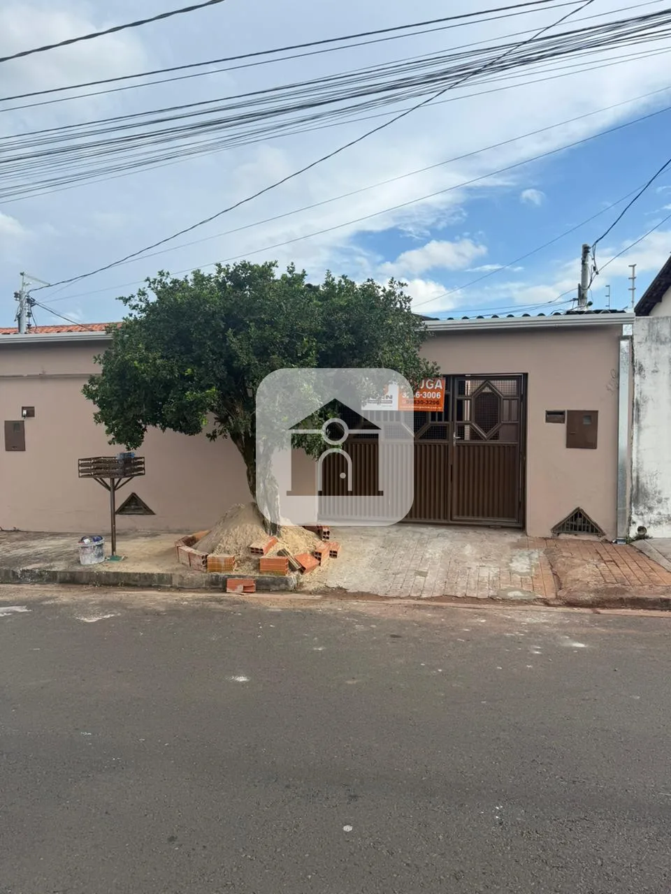 Alugar Casa / Padr&atilde;o em Araguari R$ 1.600,00 - Foto 1