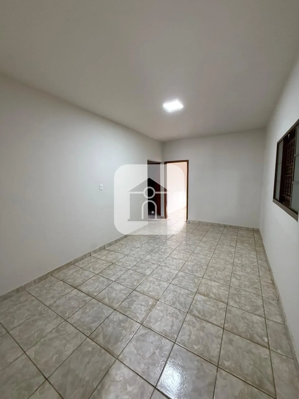 Alugar Casa / Padr&atilde;o em Araguari R$ 1.600,00 - Foto 5