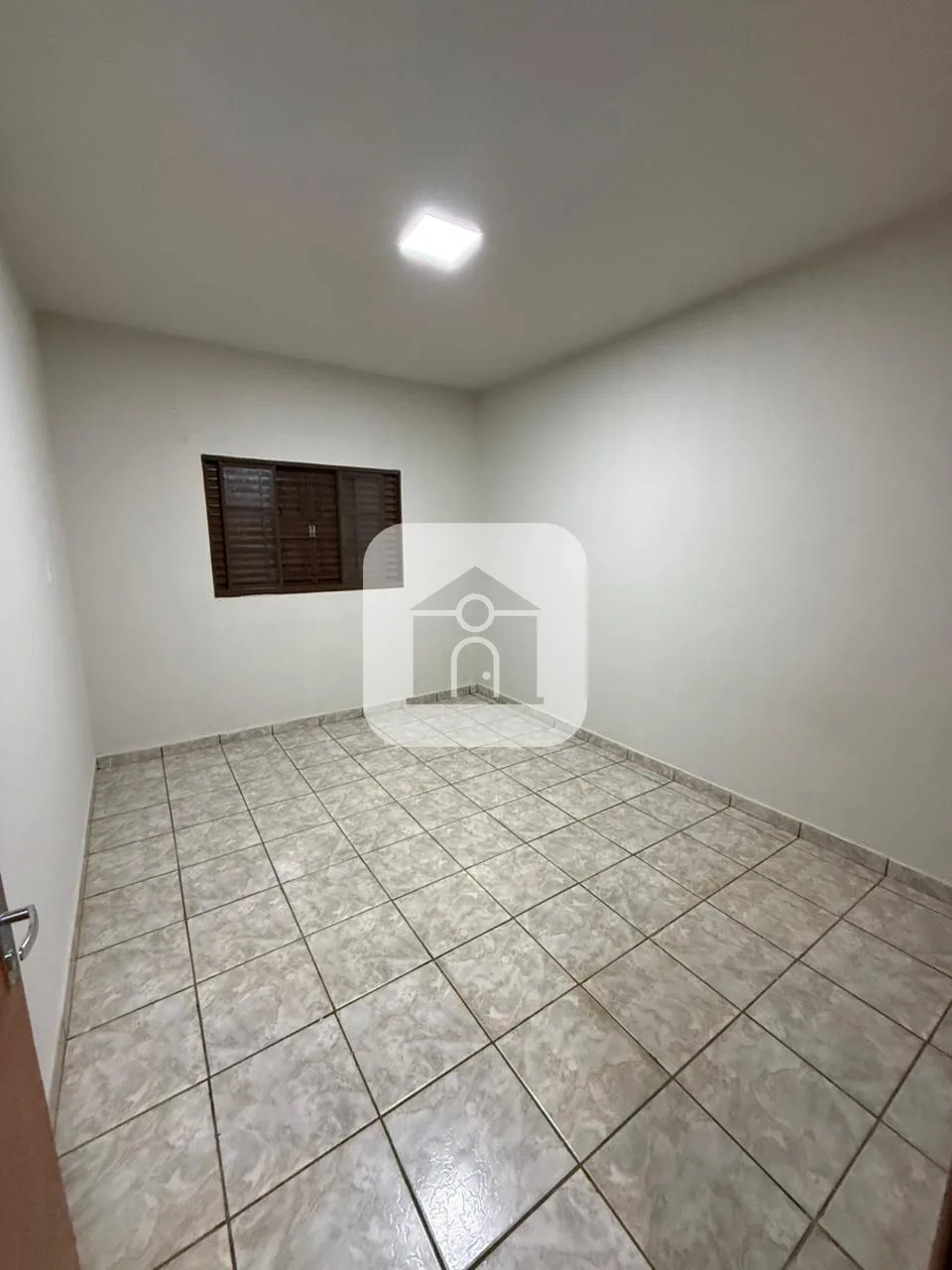 Alugar Casa / Padr&atilde;o em Araguari R$ 1.600,00 - Foto 6