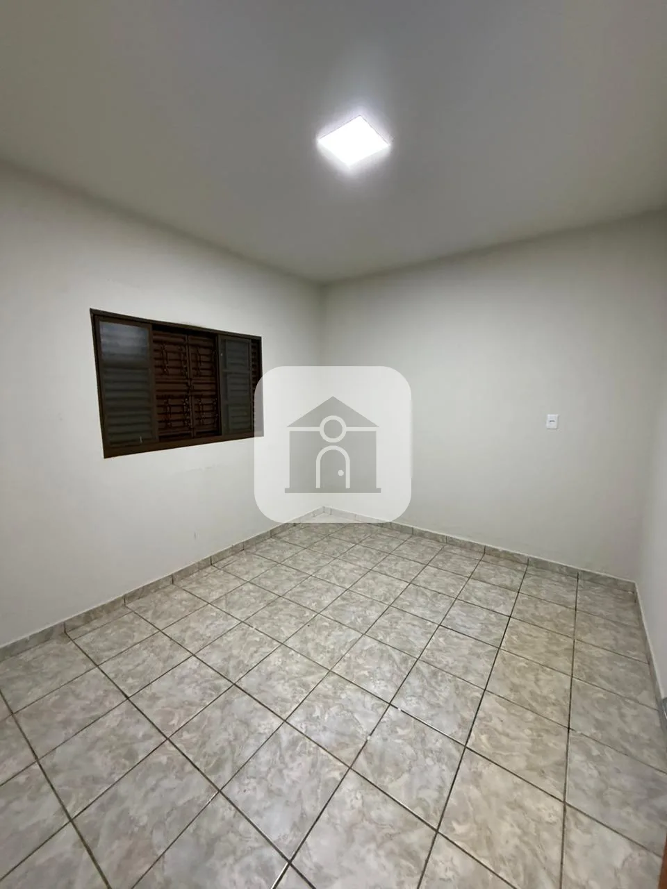 Alugar Casa / Padr&atilde;o em Araguari R$ 1.600,00 - Foto 8