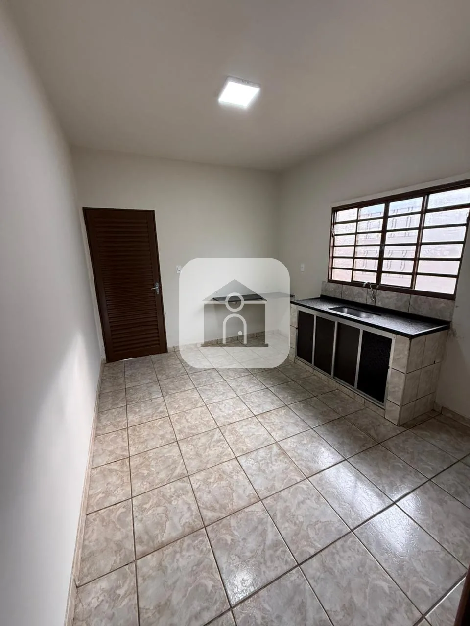 Alugar Casa / Padr&atilde;o em Araguari R$ 1.600,00 - Foto 9