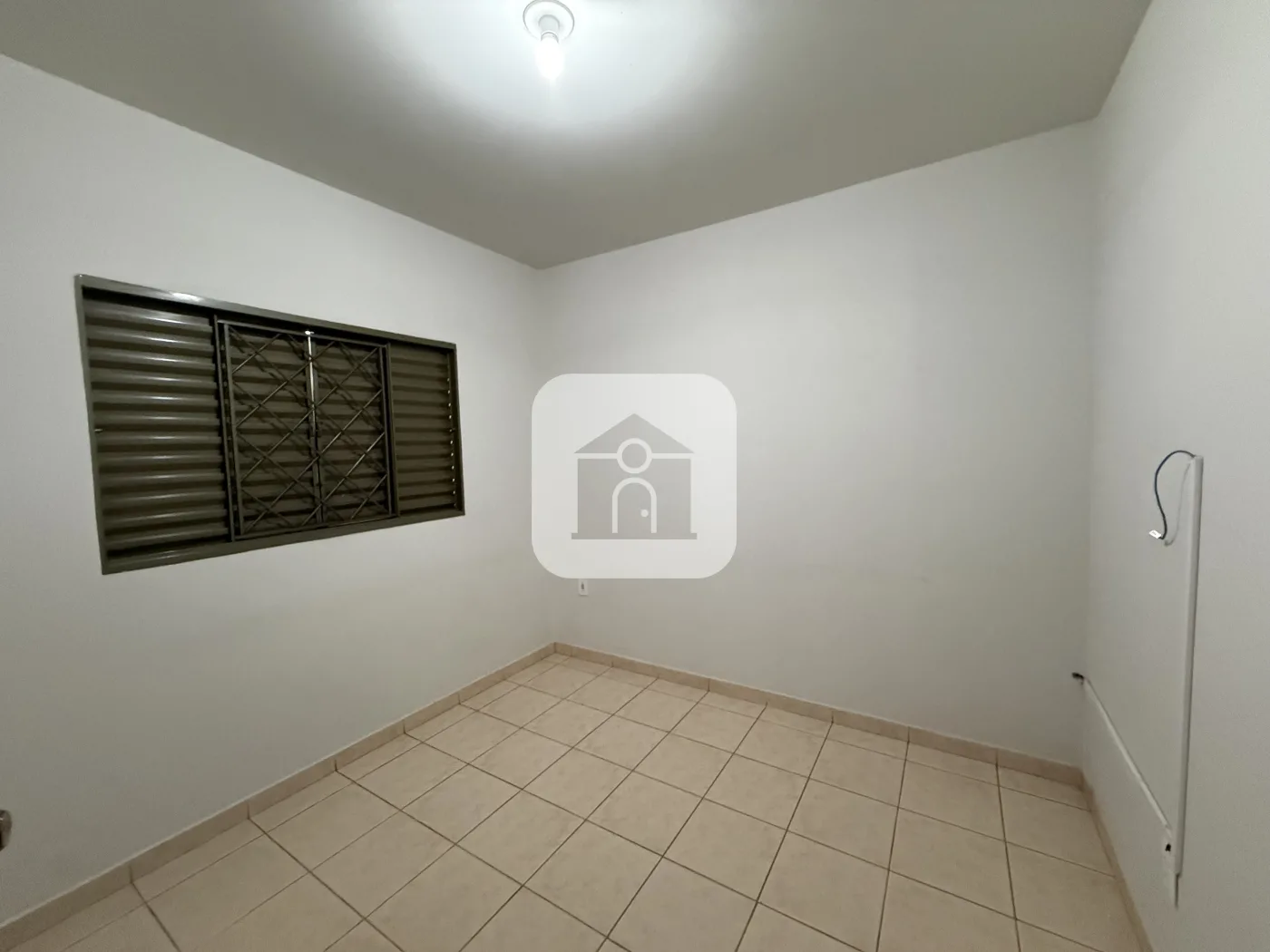 Alugar Apartamento / Sobrado em Uberl&acirc;ndia R$ 1.700,00 - Foto 1