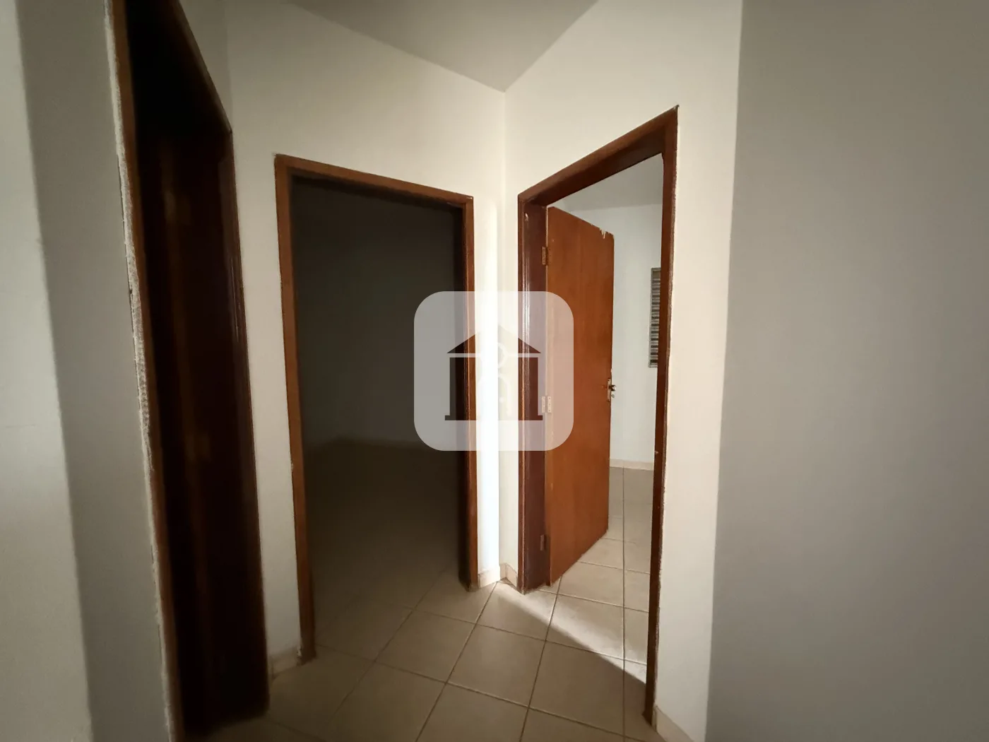 Alugar Apartamento / Sobrado em Uberl&acirc;ndia R$ 1.700,00 - Foto 2