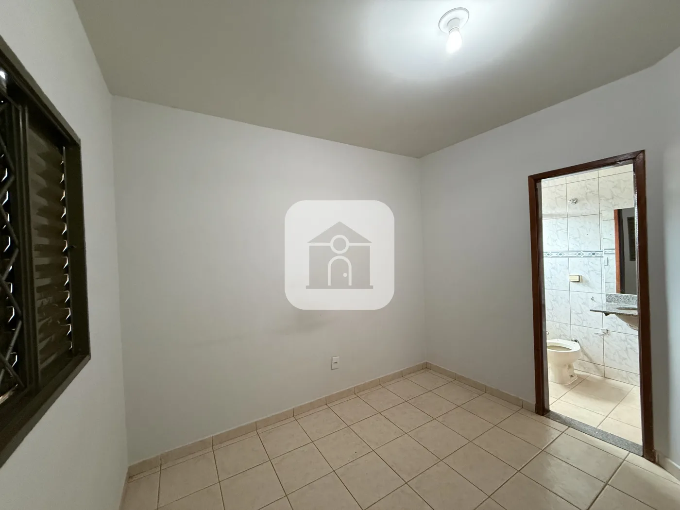 Alugar Apartamento / Sobrado em Uberl&acirc;ndia R$ 1.700,00 - Foto 3