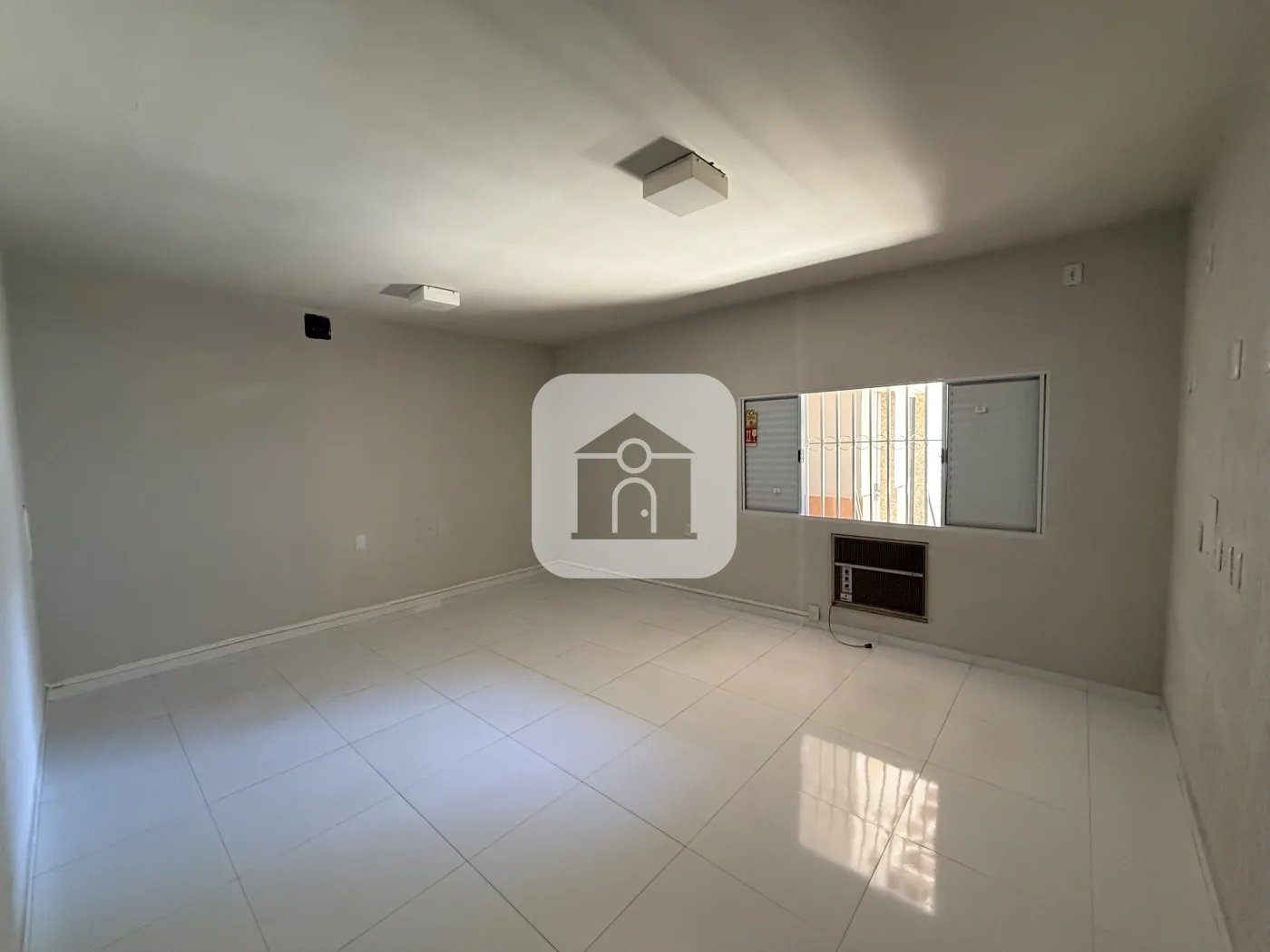 Alugar Comercial / Casa Comercial em Uberl&acirc;ndia R$ 6.000,00 - Foto 2