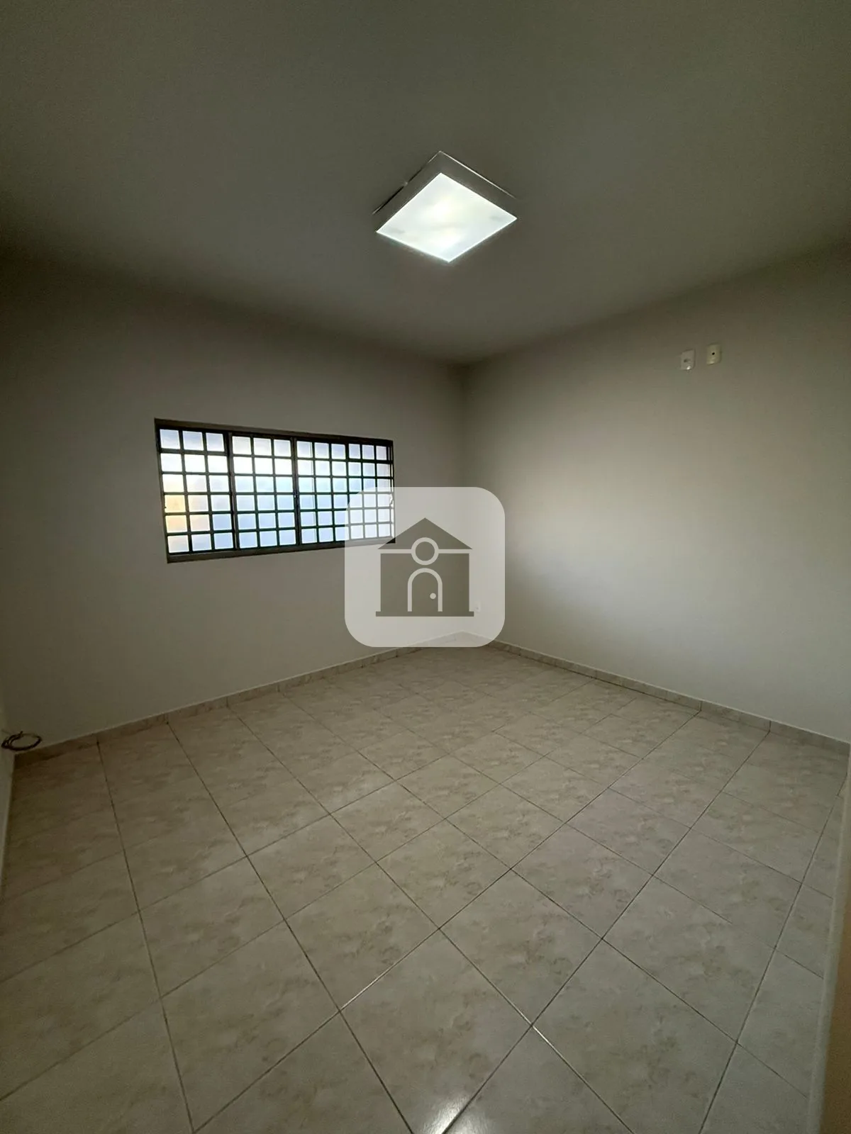 Alugar Casa / Padr&atilde;o em Araguari R$ 3.000,00 - Foto 7