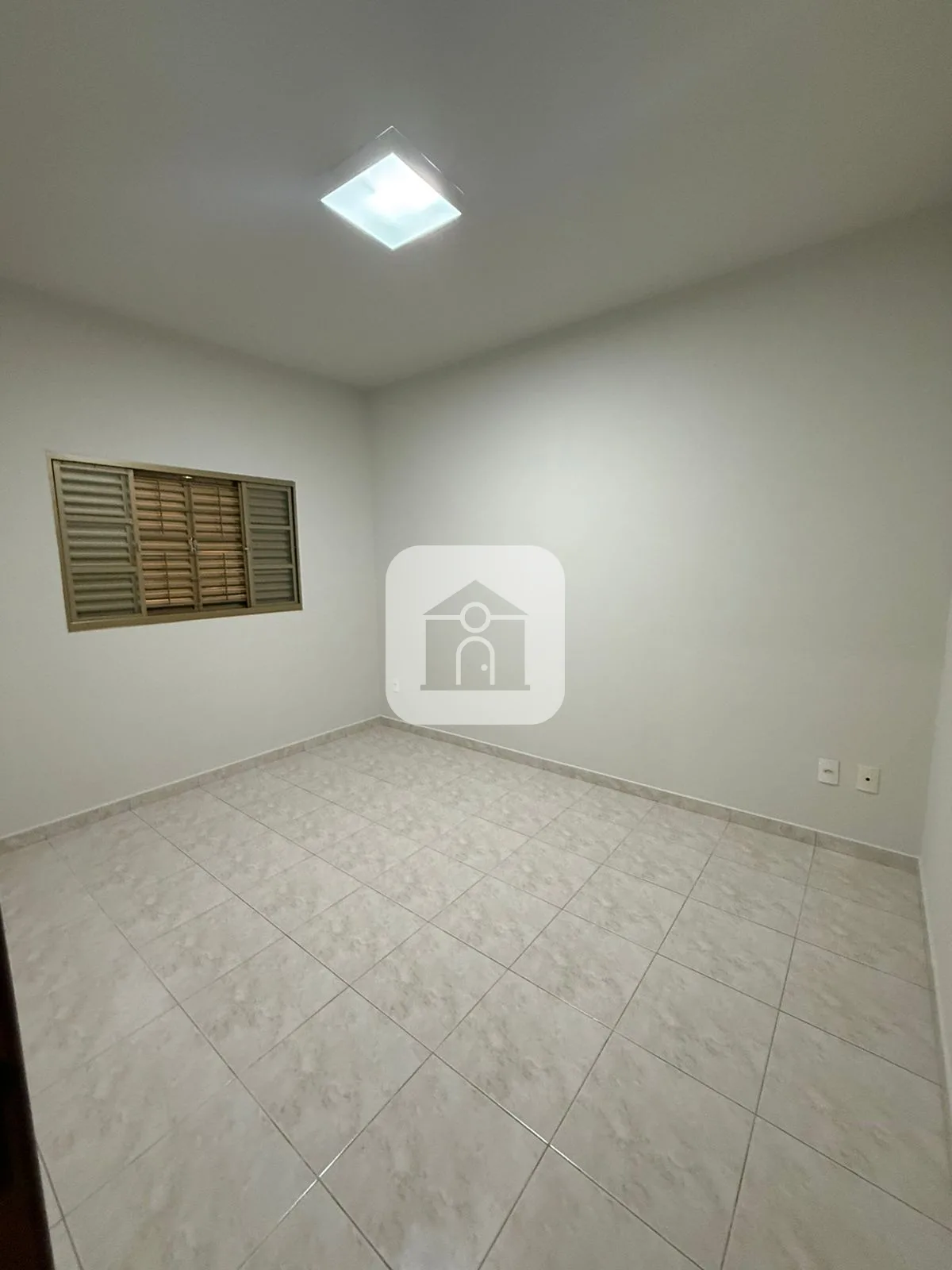 Alugar Casa / Padr&atilde;o em Araguari R$ 3.000,00 - Foto 11