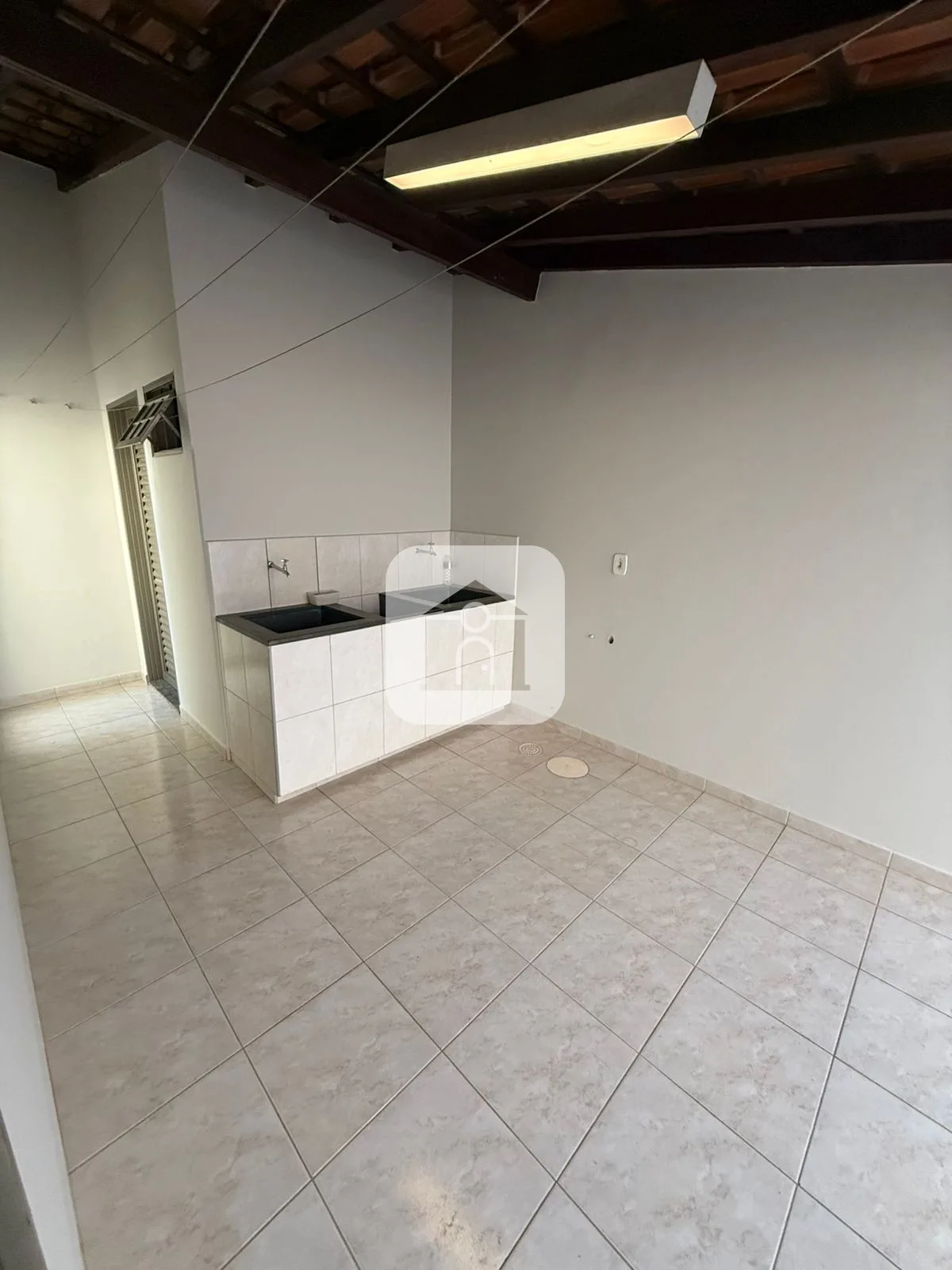 Alugar Casa / Padr&atilde;o em Araguari R$ 3.000,00 - Foto 12