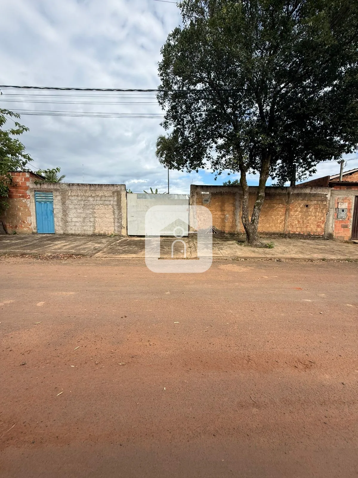 Comprar Terreno / Padr&atilde;o em Araguari R$ 90.000,00 - Foto 1