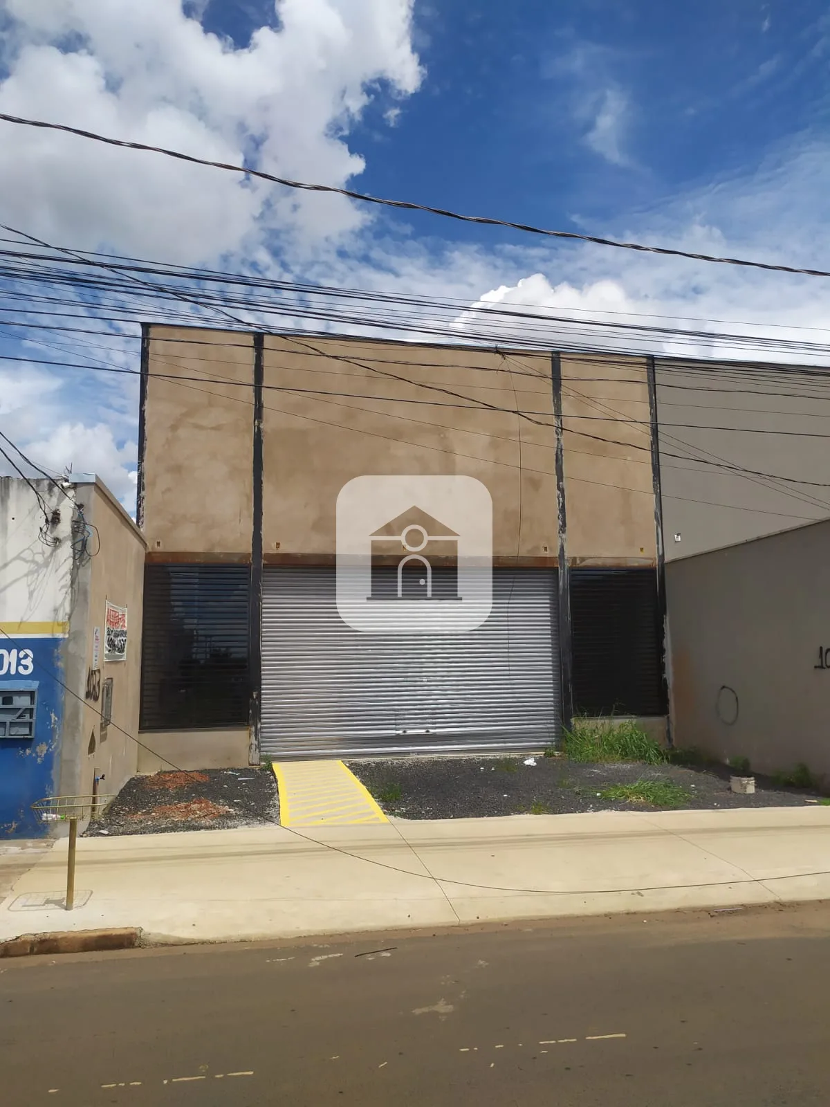 Alugar Comercial / Galp&atilde;o em Uberl&acirc;ndia R$ 5.500,00 - Foto 1