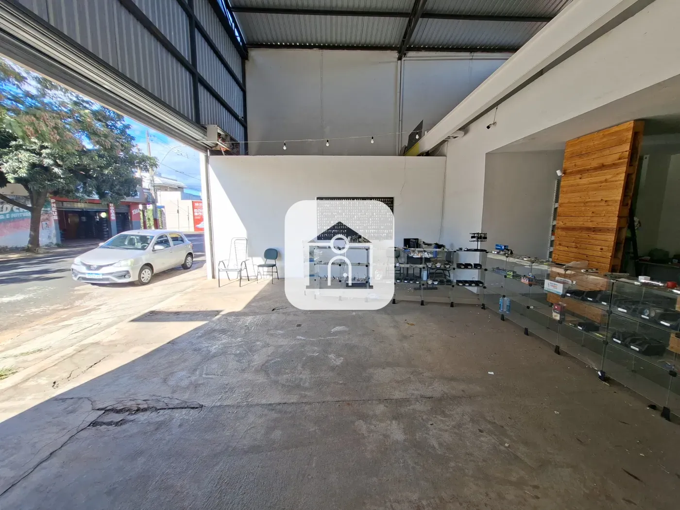 Alugar Comercial / Loja em Uberl&acirc;ndia R$ 7.500,00 - Foto 3