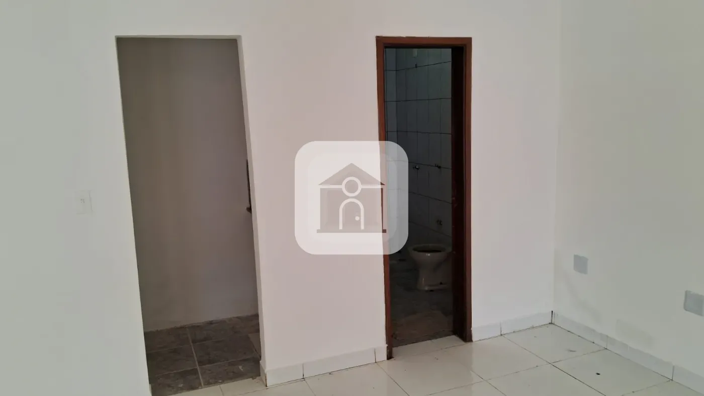 Alugar Comercial / Loja em Uberl&acirc;ndia R$ 2.000,00 - Foto 4