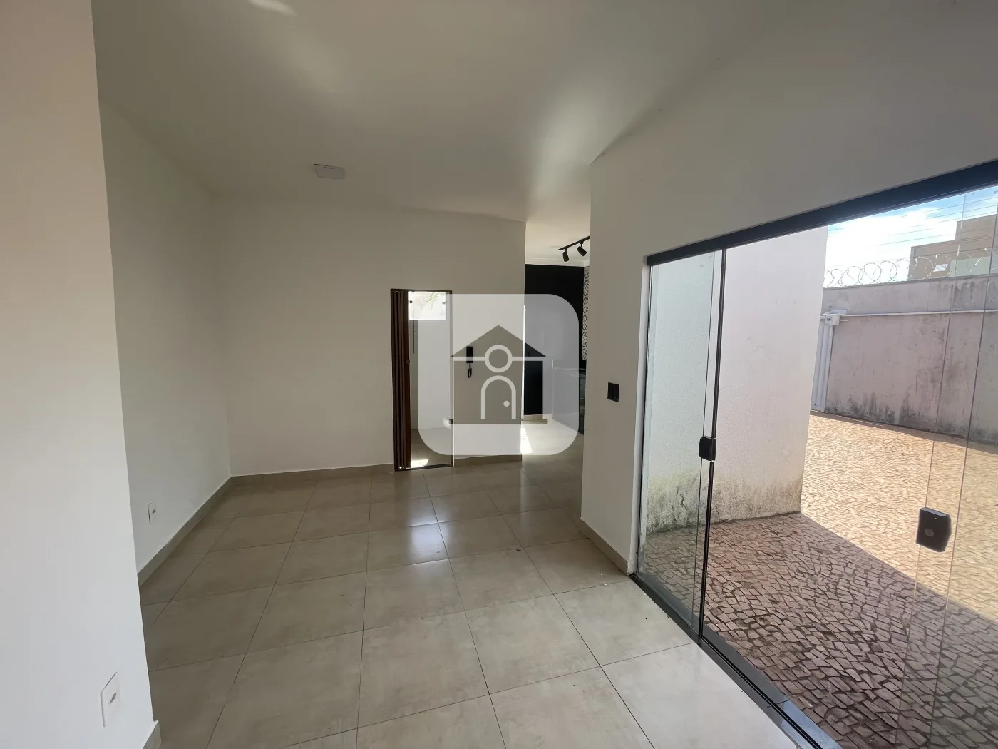 Alugar Casa / Padr&atilde;o em Uberl&acirc;ndia R$ 2.500,00 - Foto 3