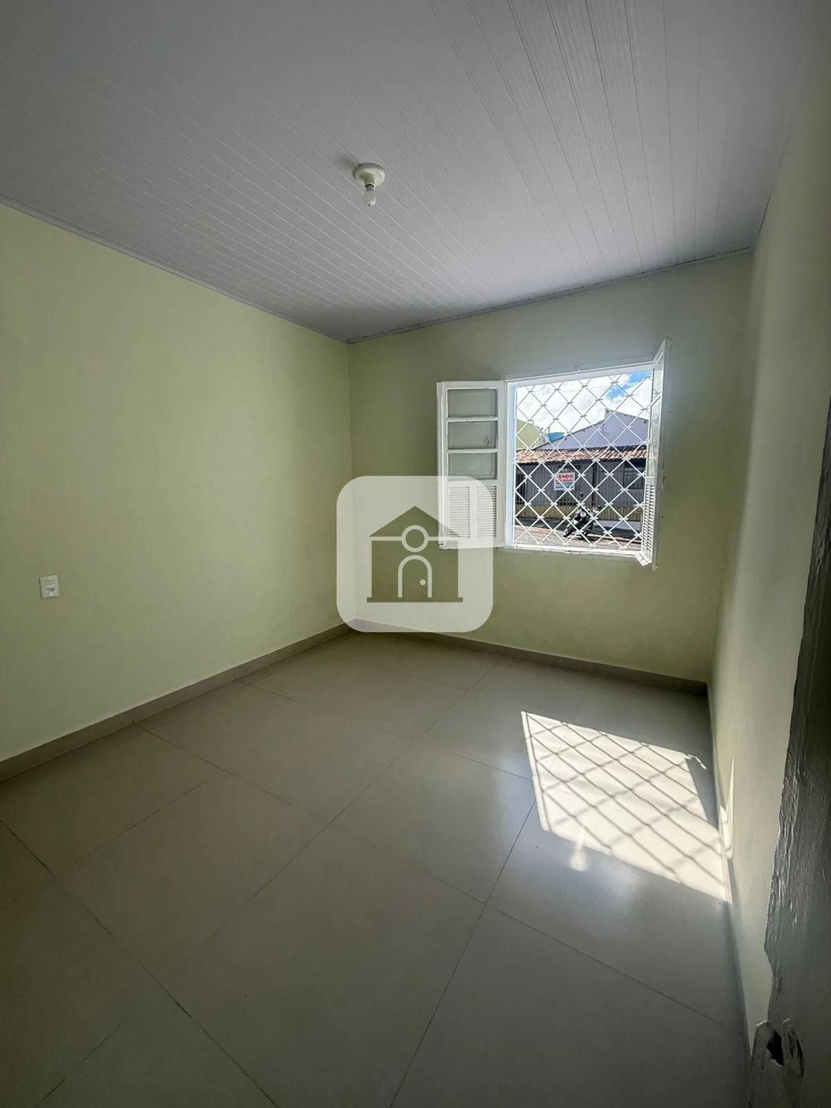 Alugar Casa / Padr&atilde;o em Araguari R$ 1.500,00 - Foto 4