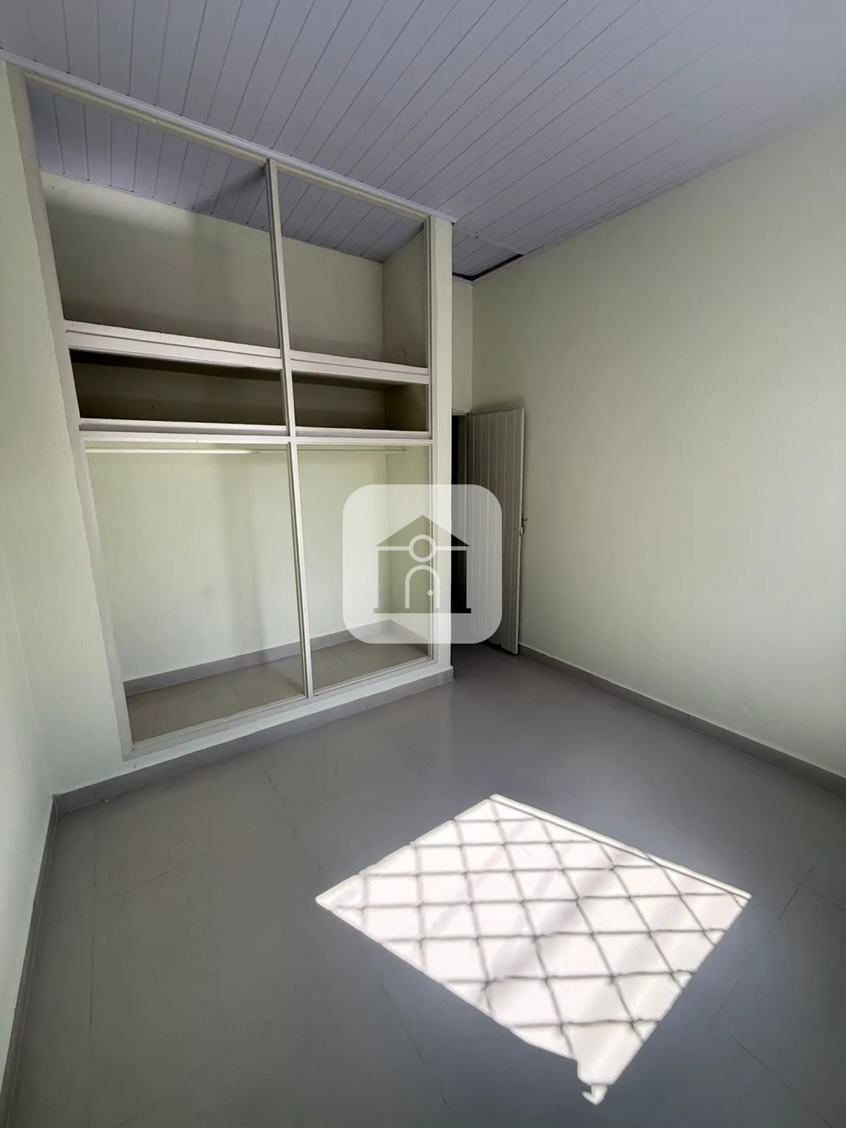 Alugar Casa / Padr&atilde;o em Araguari R$ 1.500,00 - Foto 6