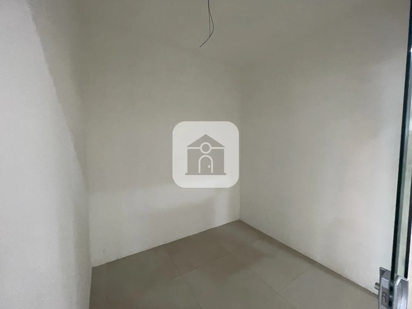 Alugar Comercial / Loja Condom&iacute;nio em Uberl&acirc;ndia R$ 2.000,00 - Foto 3