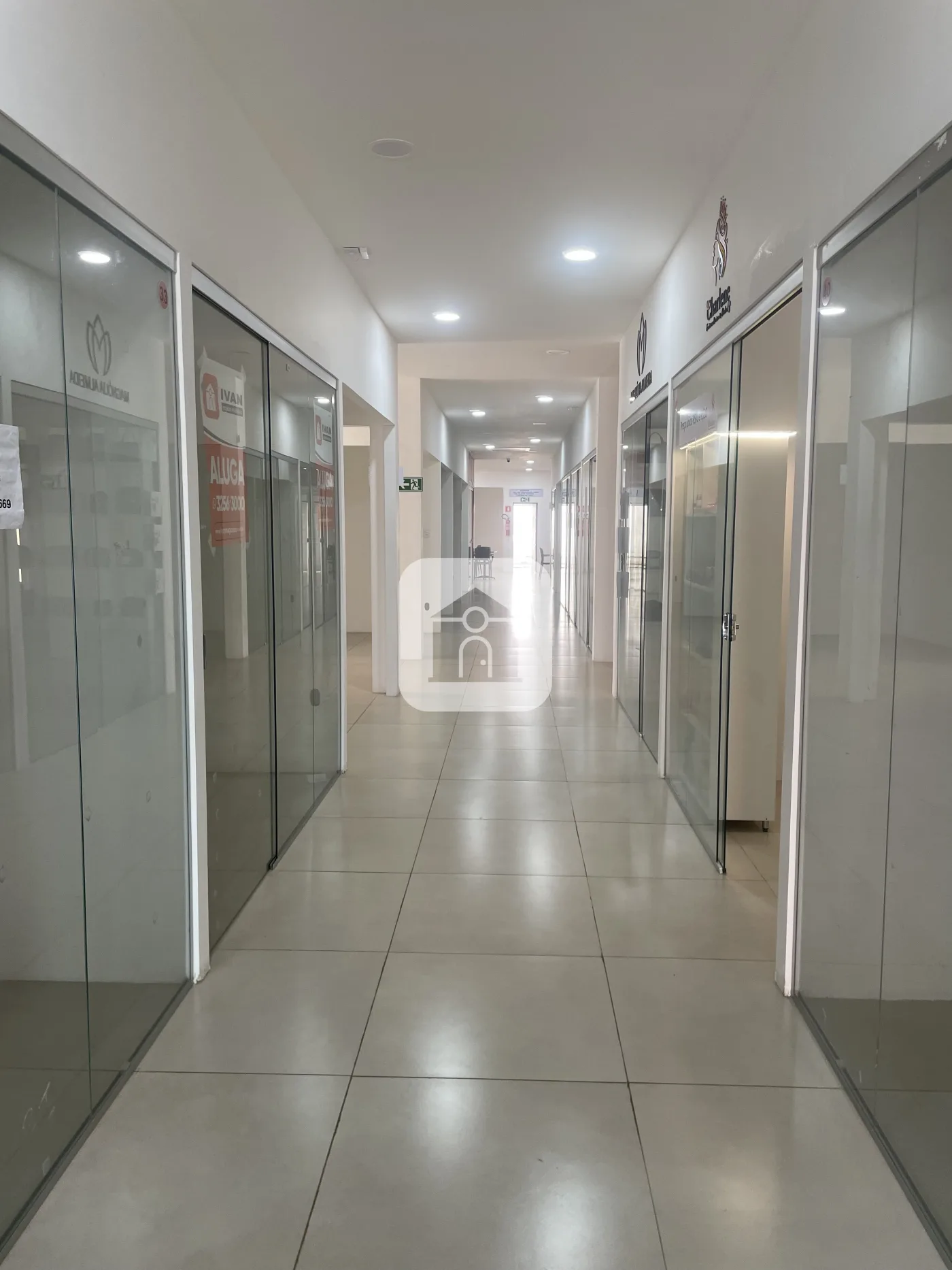 Alugar Comercial / Loja Condom&iacute;nio em Uberl&acirc;ndia R$ 2.000,00 - Foto 4
