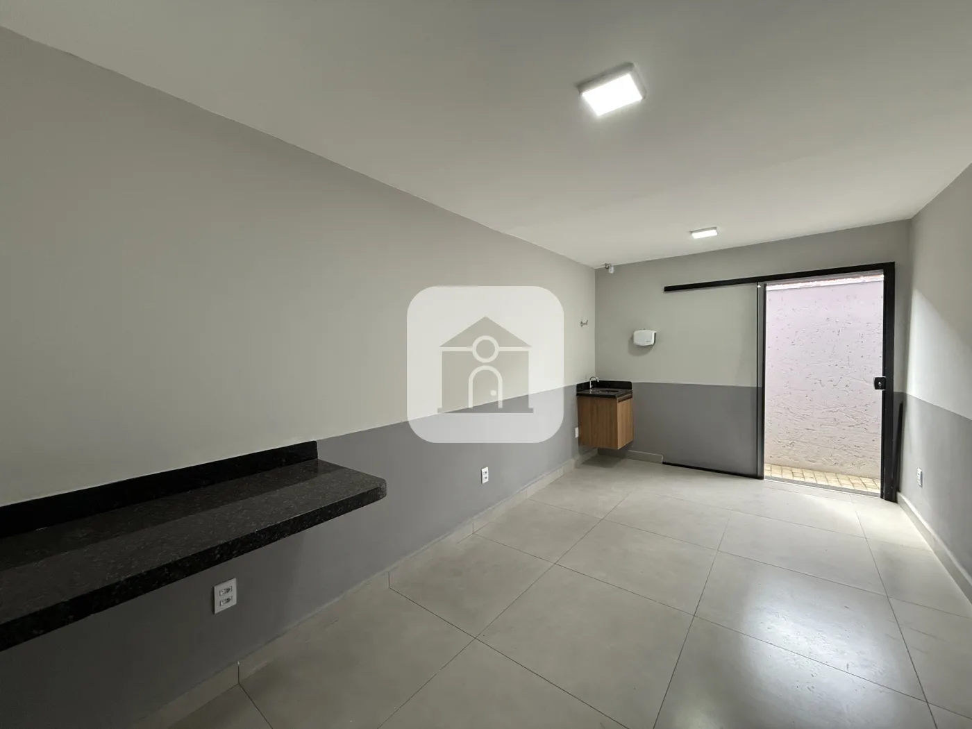 Alugar Comercial / Casa Comercial em Uberl&acirc;ndia R$ 6.600,00 - Foto 2