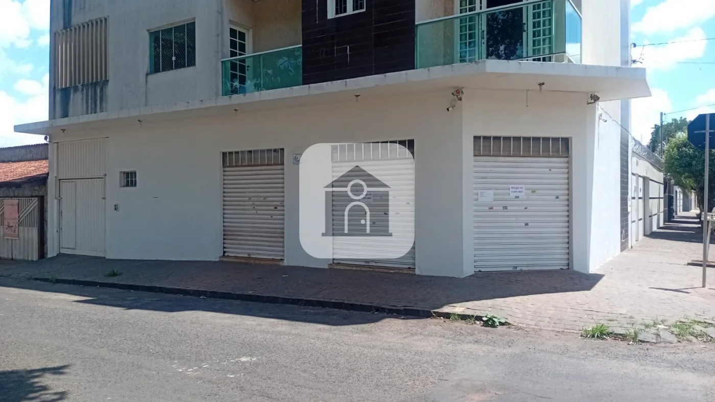 Alugar Comercial / Loja em Uberl&acirc;ndia R$ 2.400,00 - Foto 1