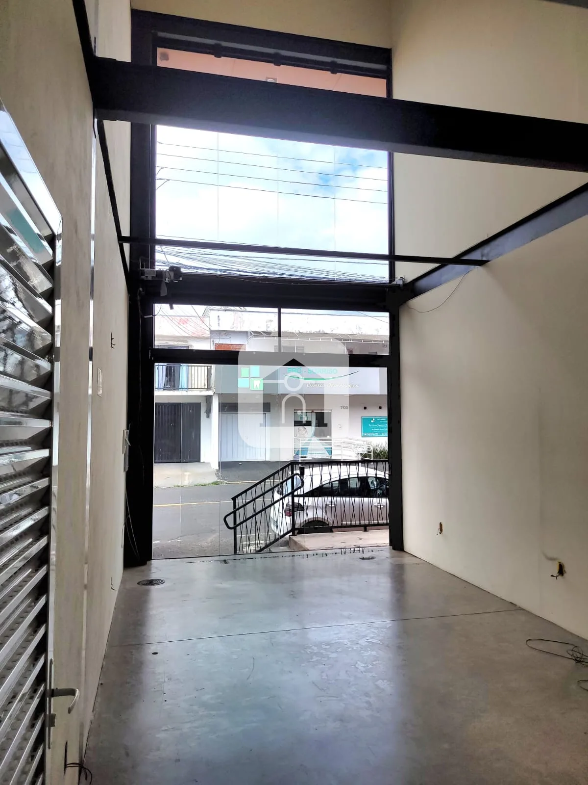 Alugar Comercial / Loja em Uberl&acirc;ndia R$ 2.200,00 - Foto 1