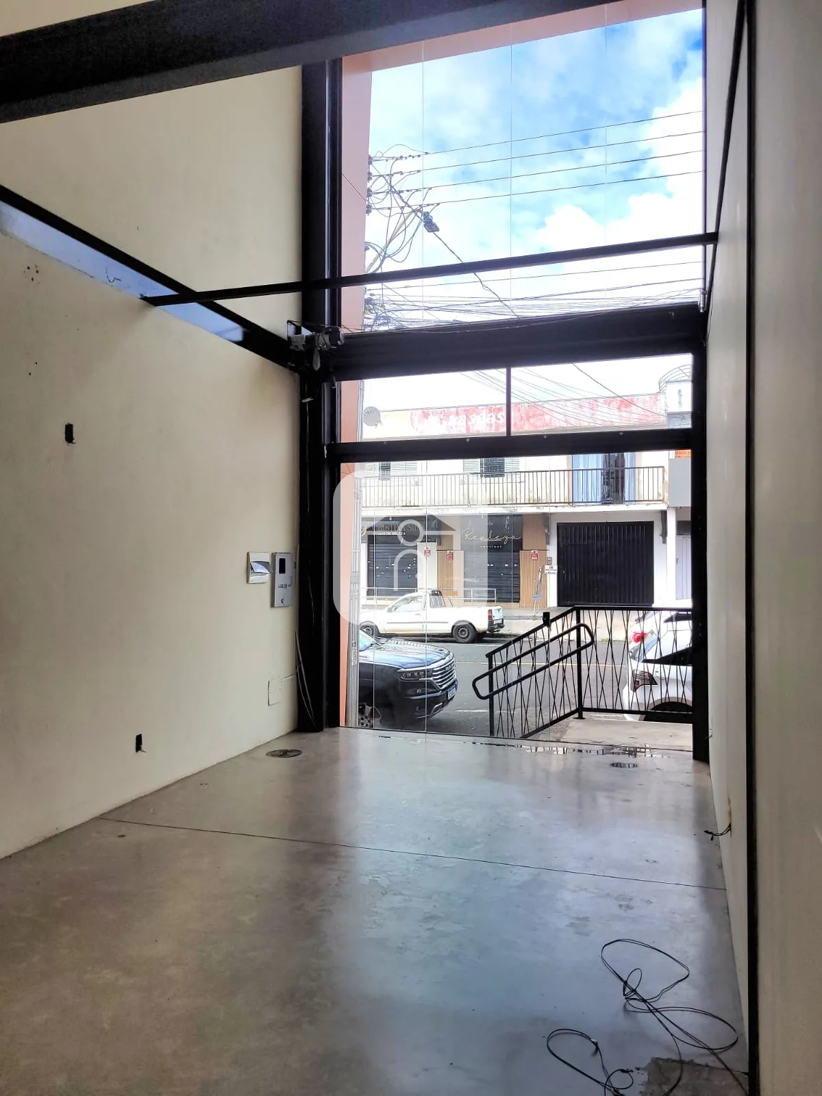 Alugar Comercial / Loja em Uberl&acirc;ndia R$ 2.200,00 - Foto 2