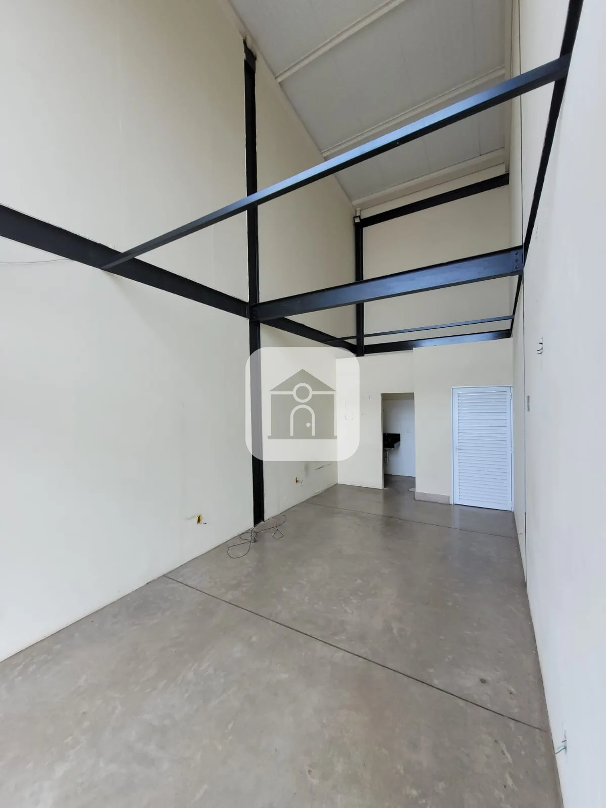 Alugar Comercial / Loja em Uberl&acirc;ndia R$ 2.200,00 - Foto 5