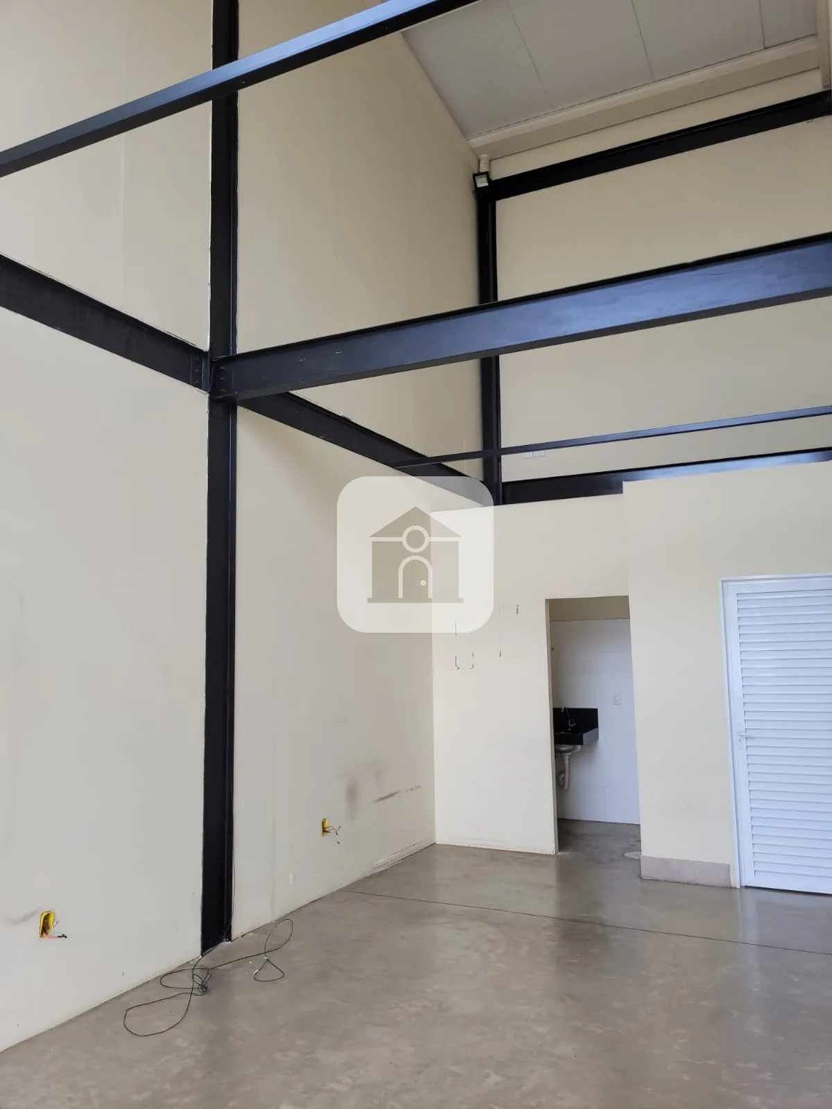 Alugar Comercial / Loja em Uberl&acirc;ndia R$ 2.200,00 - Foto 6