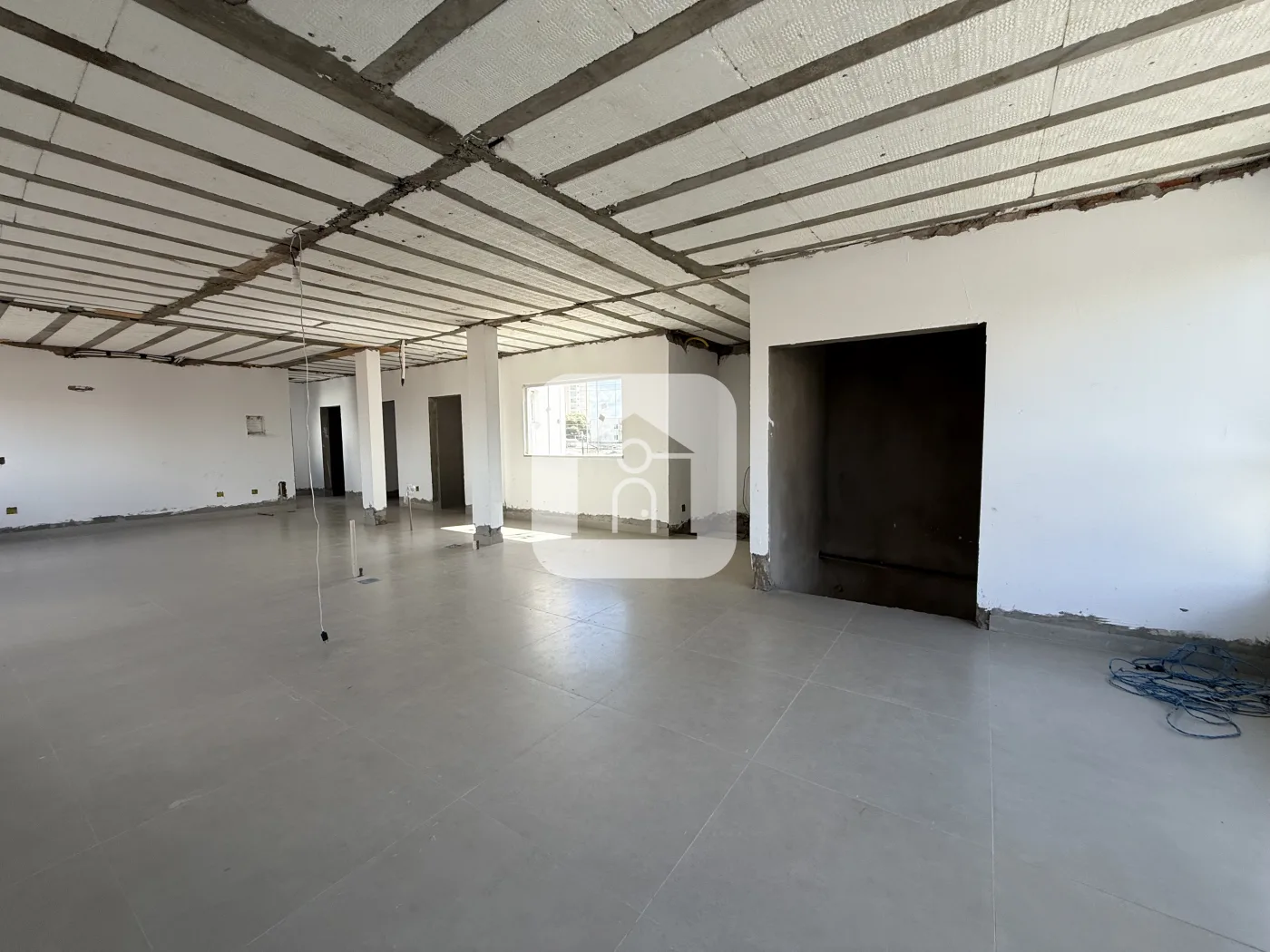 Alugar Comercial / Sala Comercial em Uberl&acirc;ndia R$ 5.000,00 - Foto 6