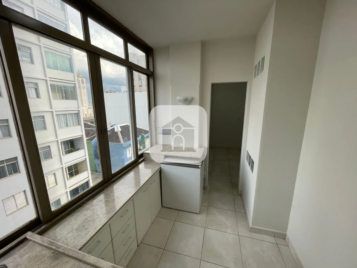 Alugar Comercial / Sala Comercial Condom&iacute;nio em Uberl&acirc;ndia R$ 680,00 - Foto 4