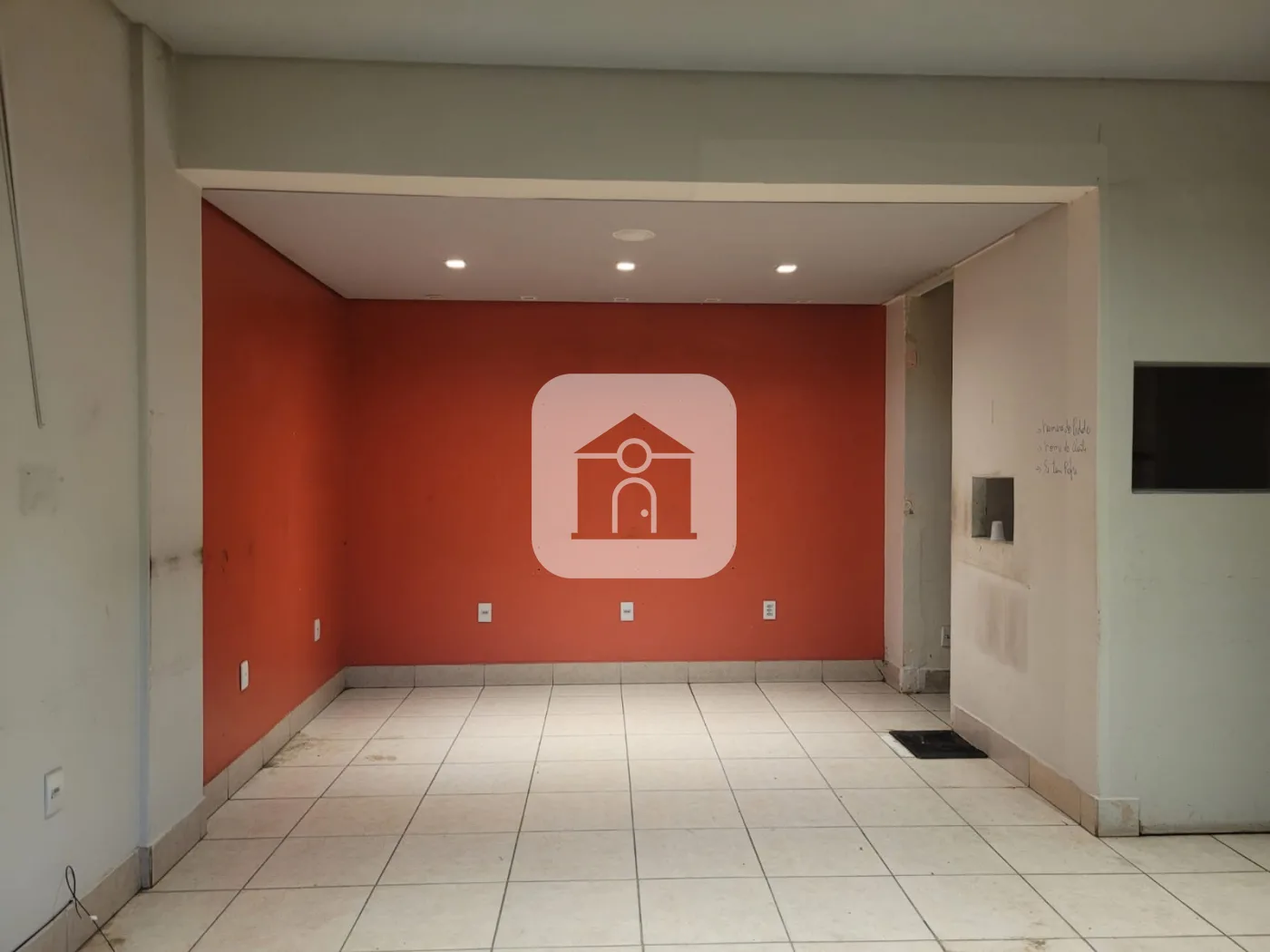 Alugar Comercial / Loja em Uberl&acirc;ndia R$ 2.500,00 - Foto 8