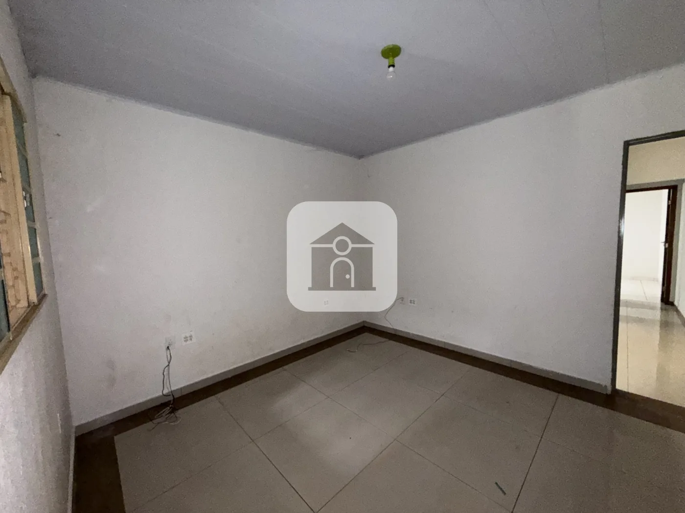 Alugar Casa / Padr&atilde;o em Uberl&acirc;ndia R$ 1.350,00 - Foto 1