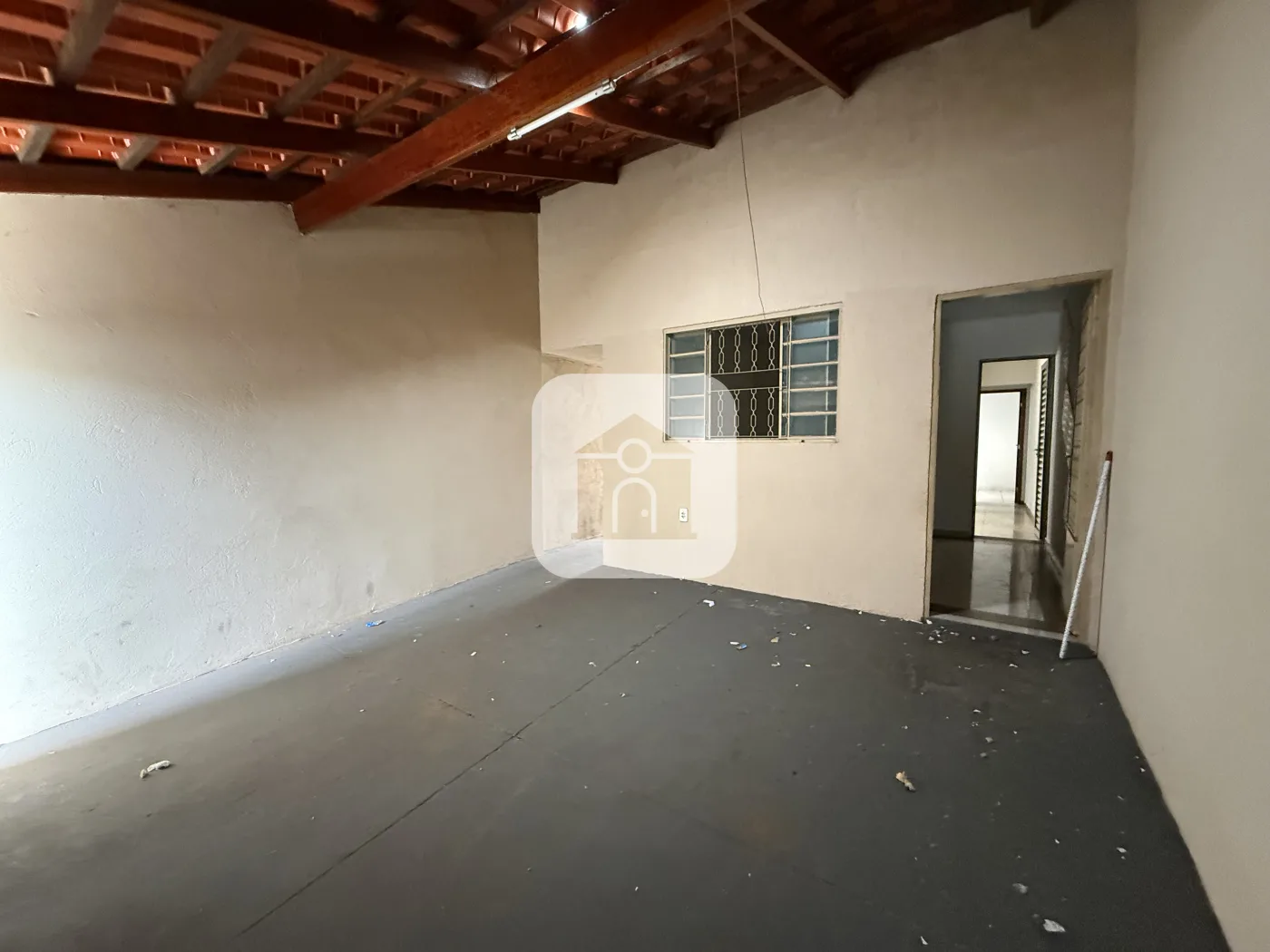 Alugar Casa / Padr&atilde;o em Uberl&acirc;ndia R$ 1.350,00 - Foto 3