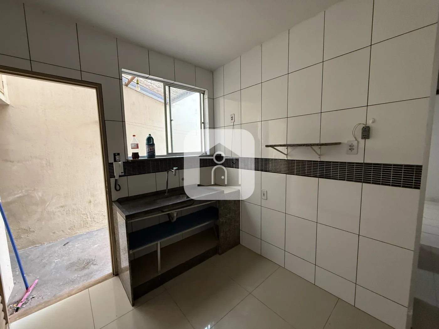 Alugar Casa / Padr&atilde;o em Uberl&acirc;ndia R$ 1.350,00 - Foto 4