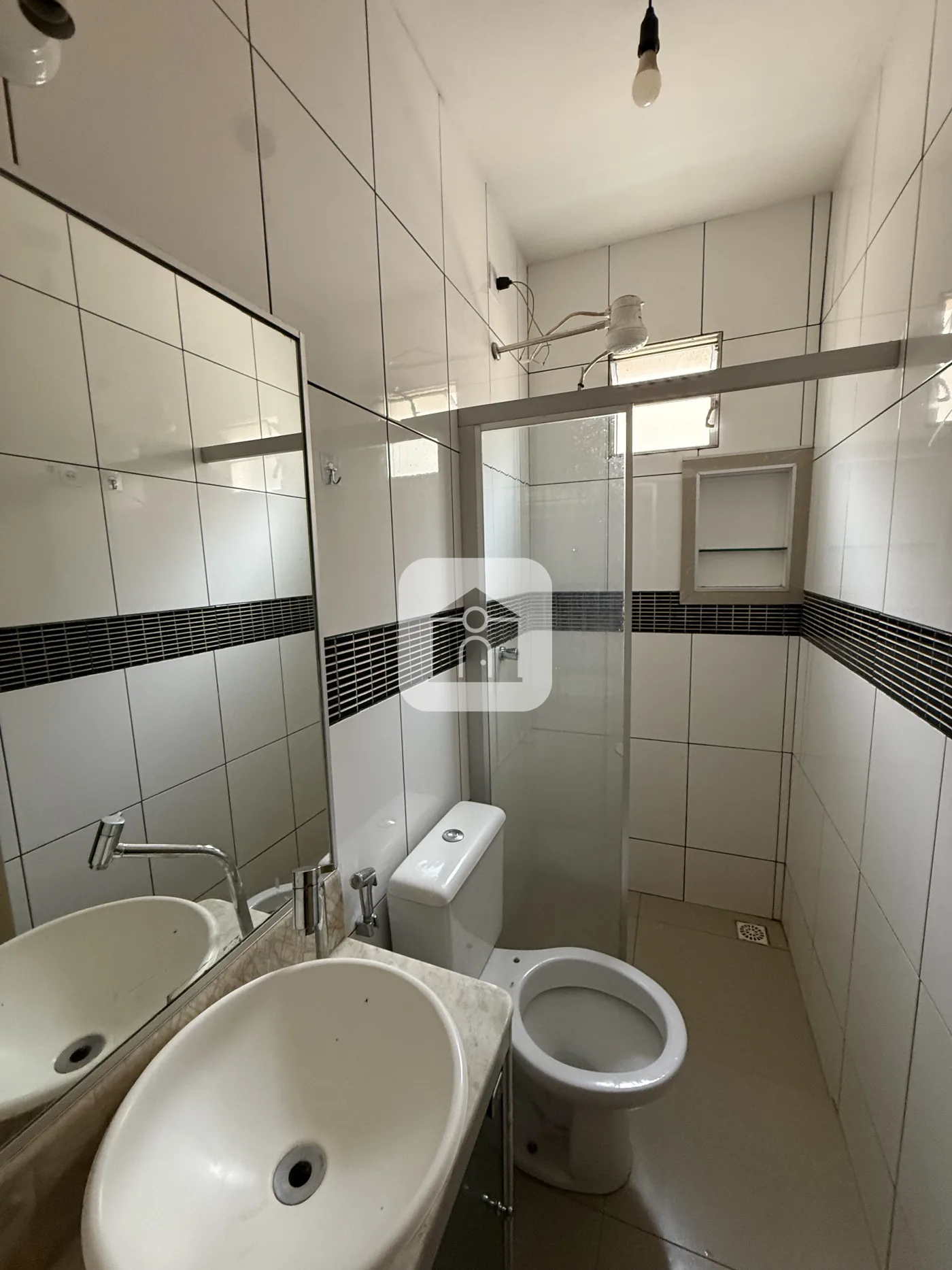 Alugar Casa / Padr&atilde;o em Uberl&acirc;ndia R$ 1.350,00 - Foto 5