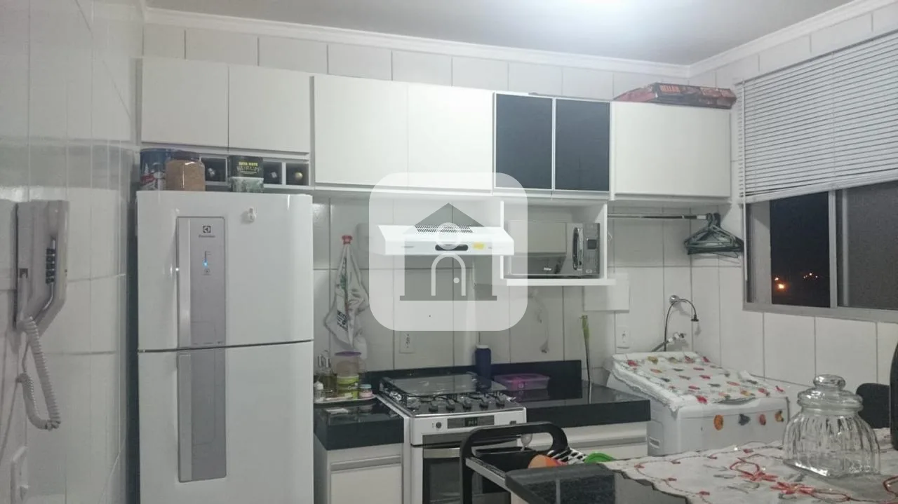 Alugar Apartamento / Padr&atilde;o em Uberl&acirc;ndia R$ 1.300,00 - Foto 2