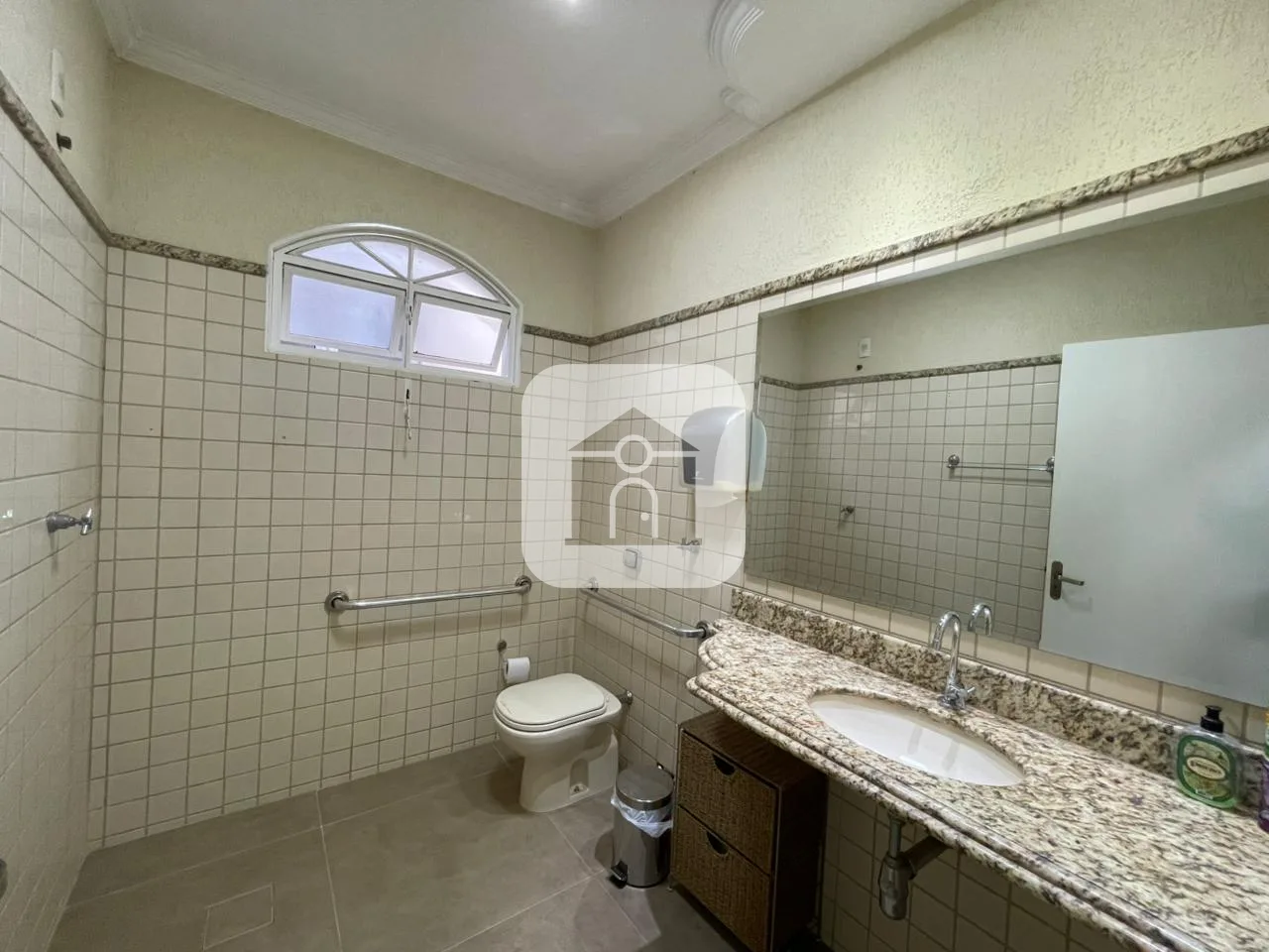 Alugar Comercial / Casa Comercial em Uberl&acirc;ndia R$ 3.400,00 - Foto 8