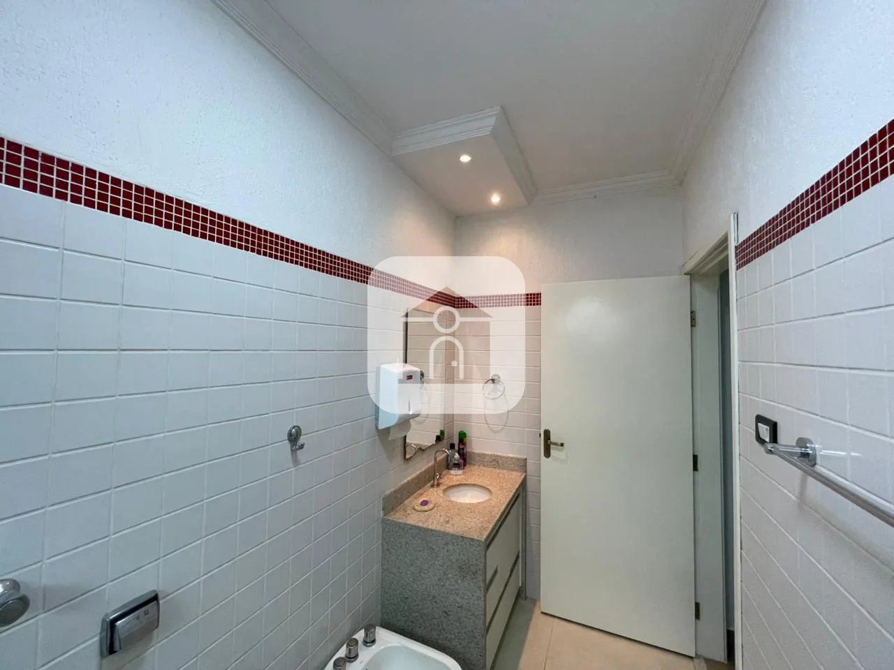 Alugar Comercial / Casa Comercial em Uberl&acirc;ndia R$ 3.400,00 - Foto 10